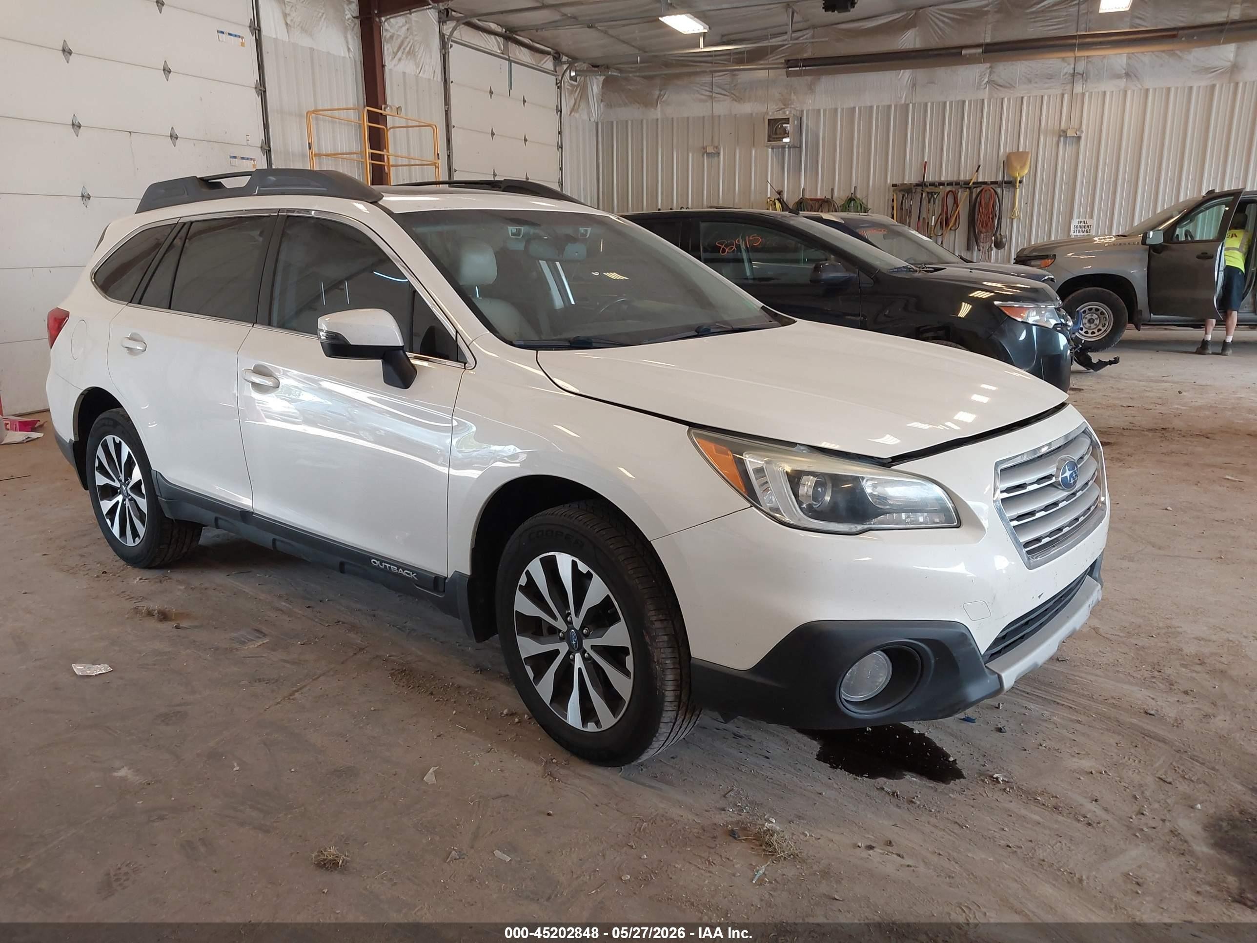 2016 Subaru Outback Limited, VIN 4S4BSBNC0G3270139 — Side