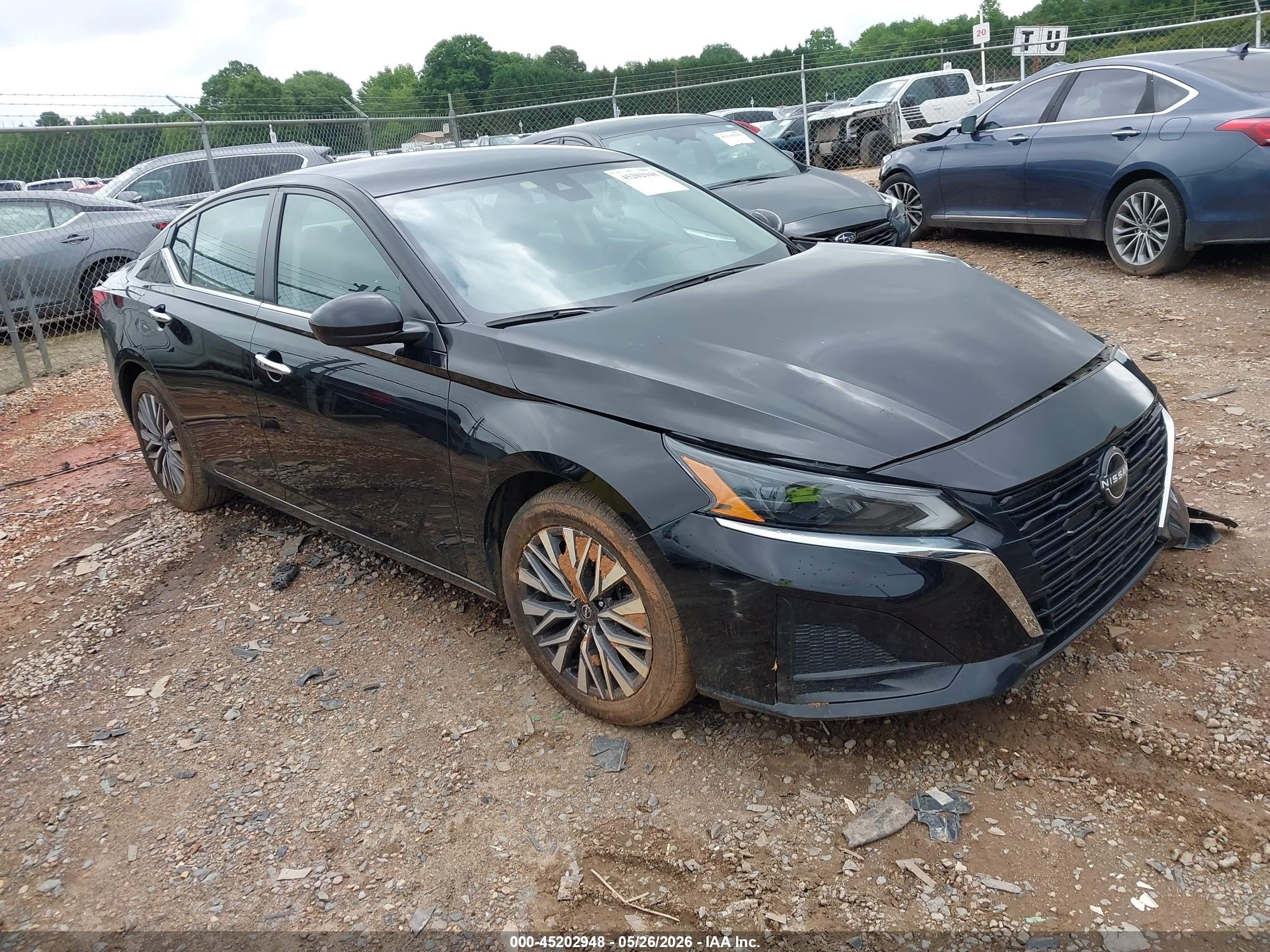 2023 Nissan Altima SV, VIN 1N4BL4DVXPN390265 — Front end