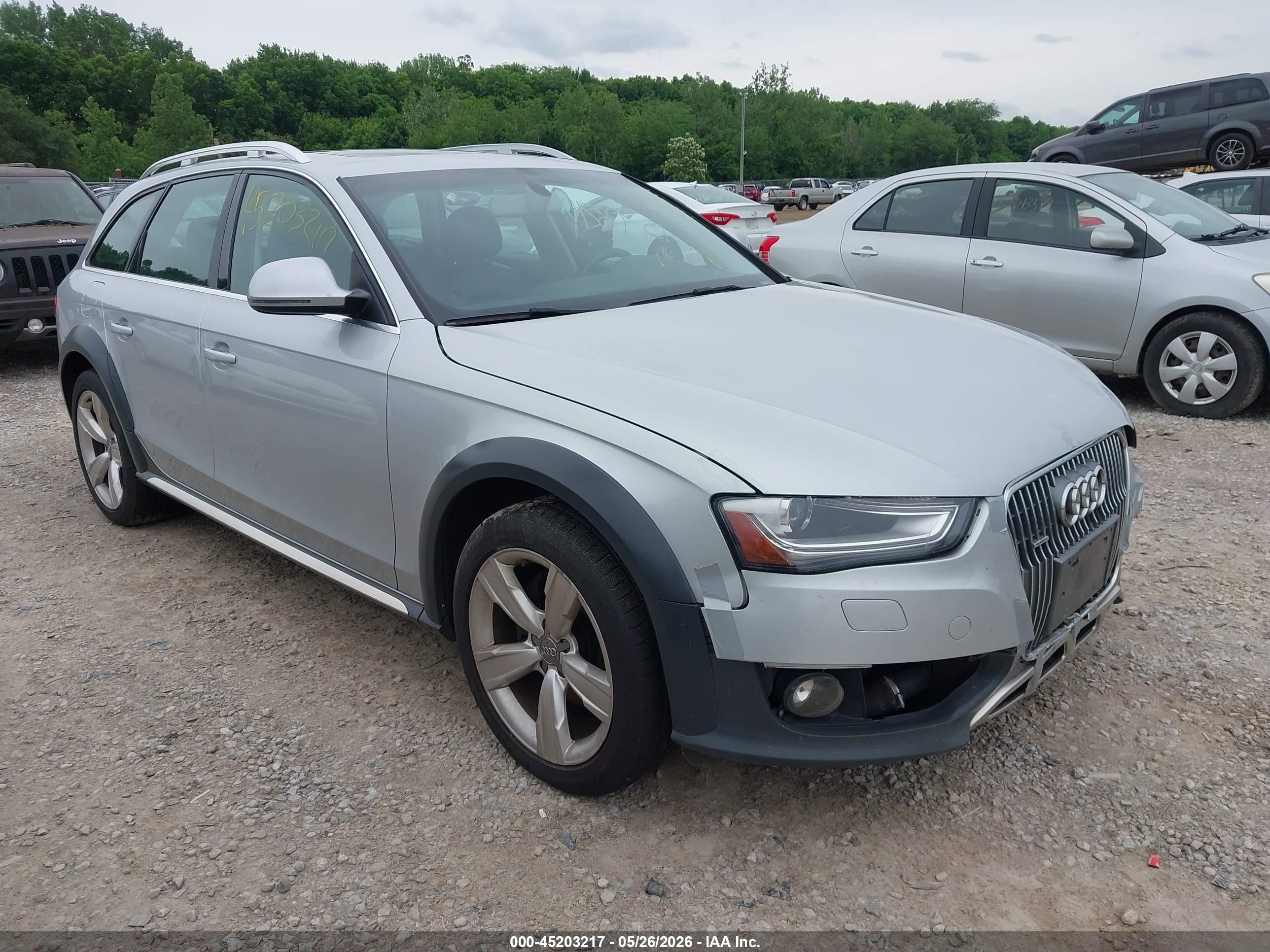 2014 Audi allroad A4 Premium, VIN WA1TFAFL2EA123863 — Front end