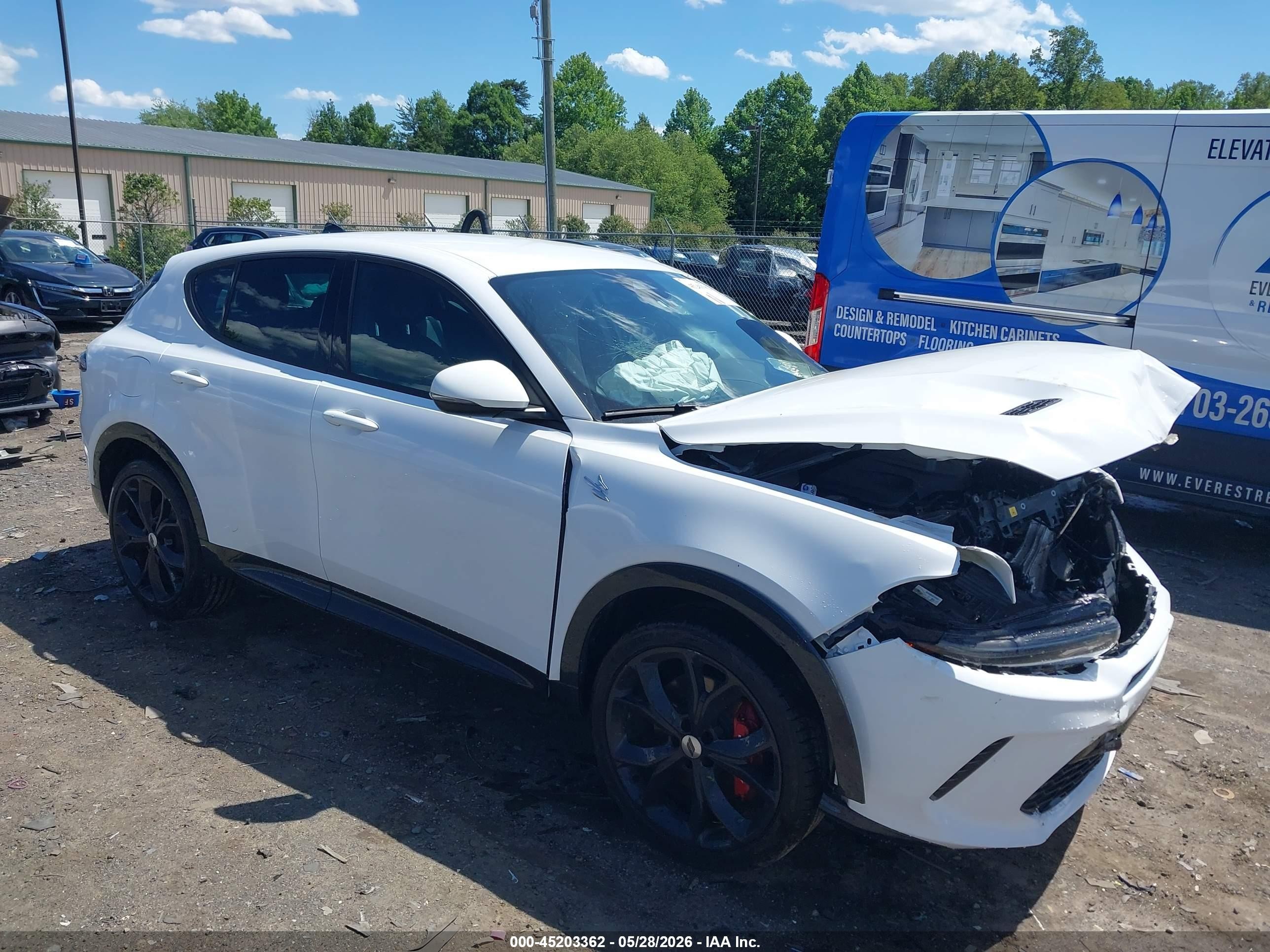 2024 Dodge Hornet R/T, VIN ZACPDFCW0R3A28255 — Перед