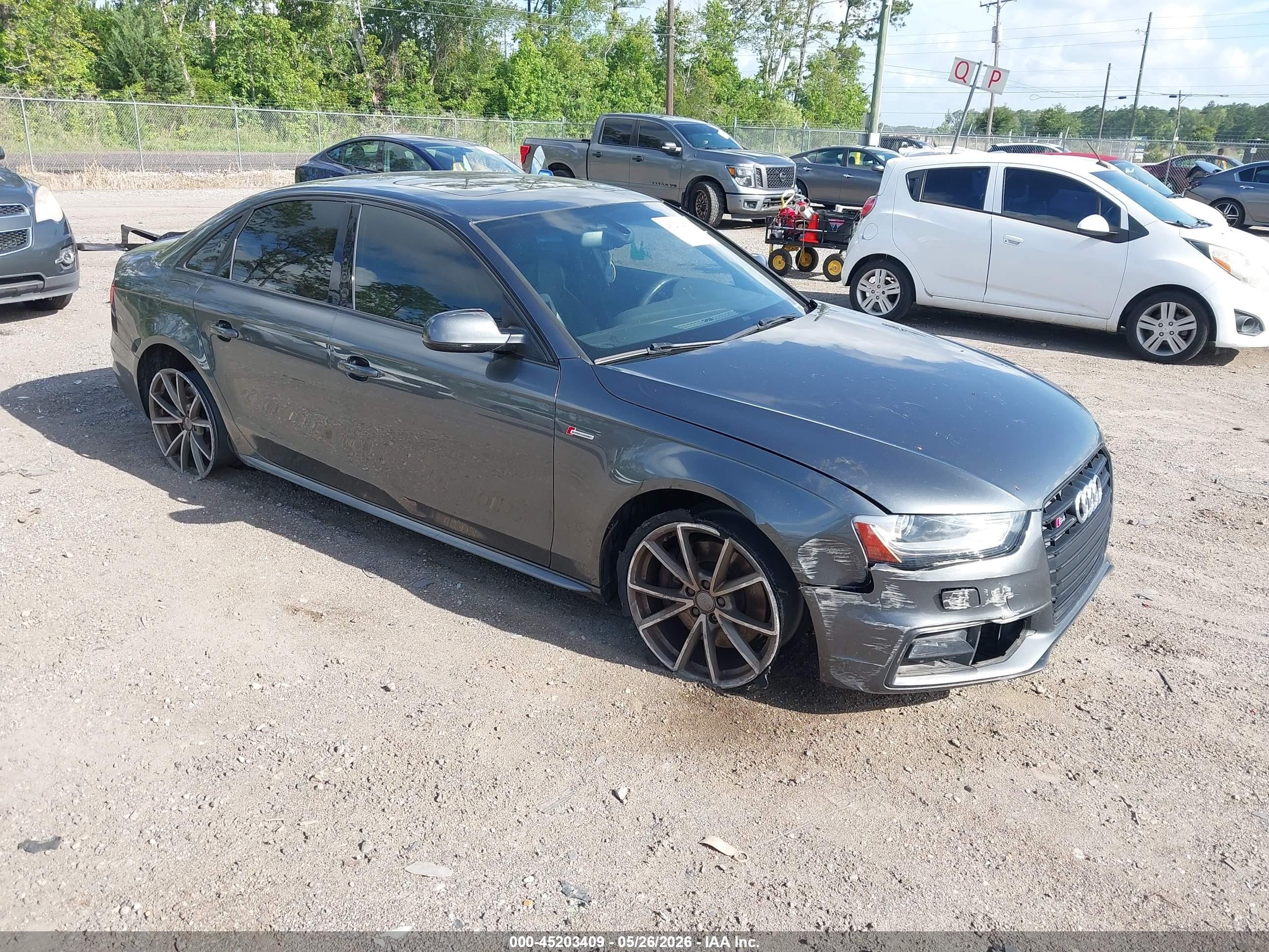2015 Audi S4 Premium Plus, VIN WAUBGAFL8FA120768 — Фото с аукциона 1 of 5