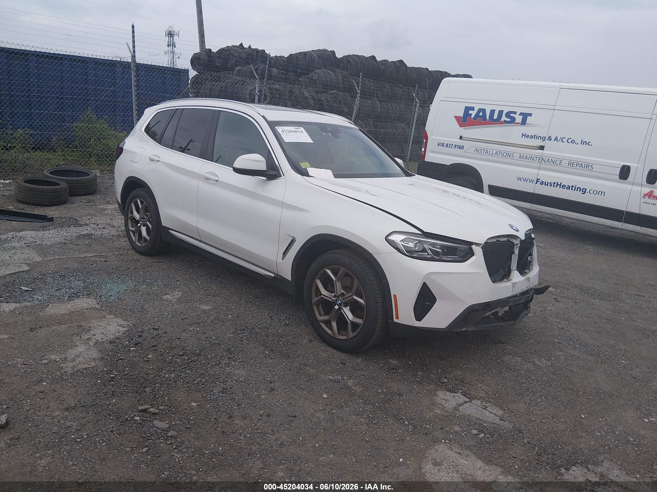 2022 BMW X3 xDrive30i, VIN 5UX53DP02N9N21992 — Front end