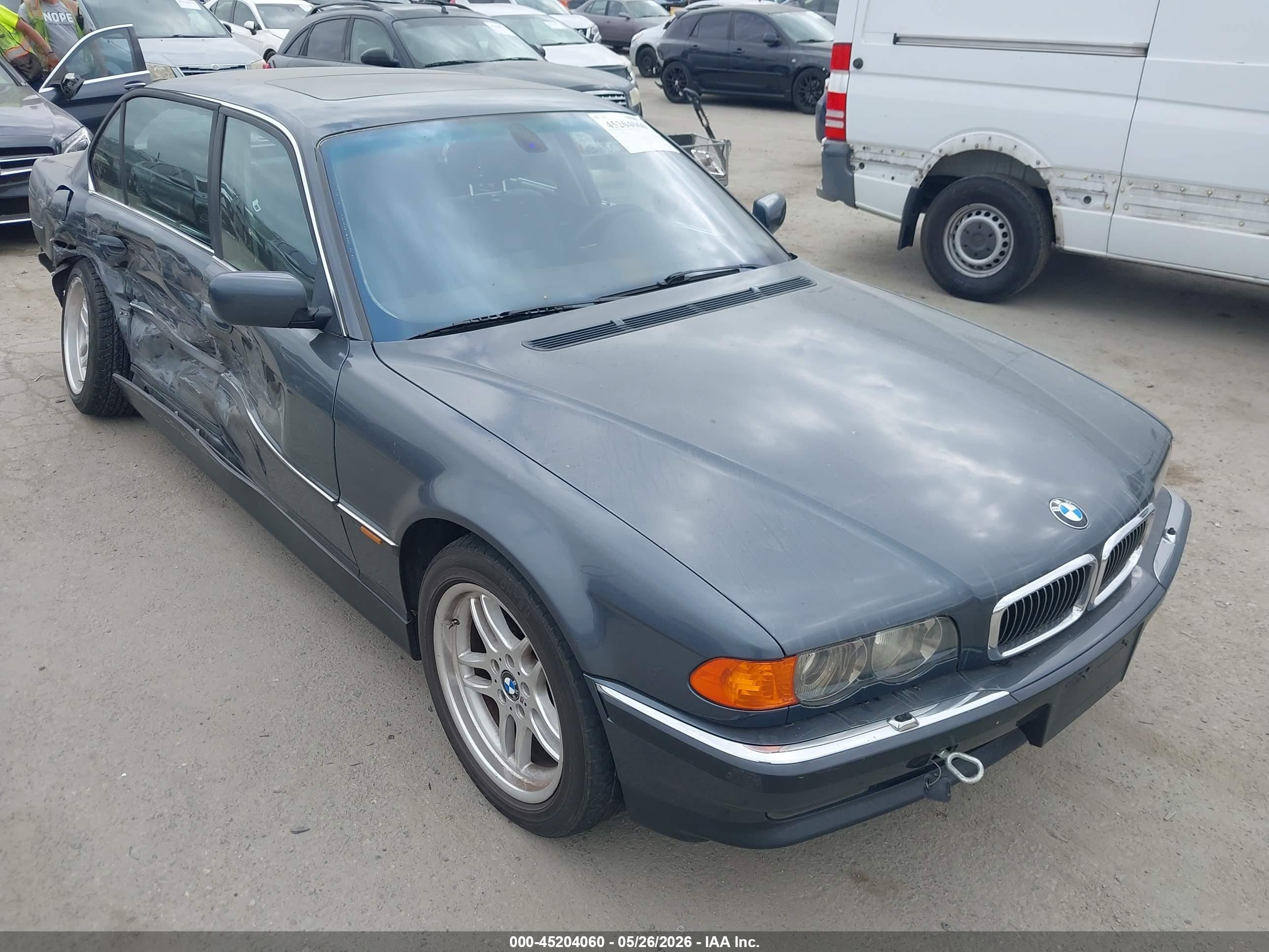 2000 BMW 7 Series 740iL, VIN WBAGH8340YDP08450 — Бок