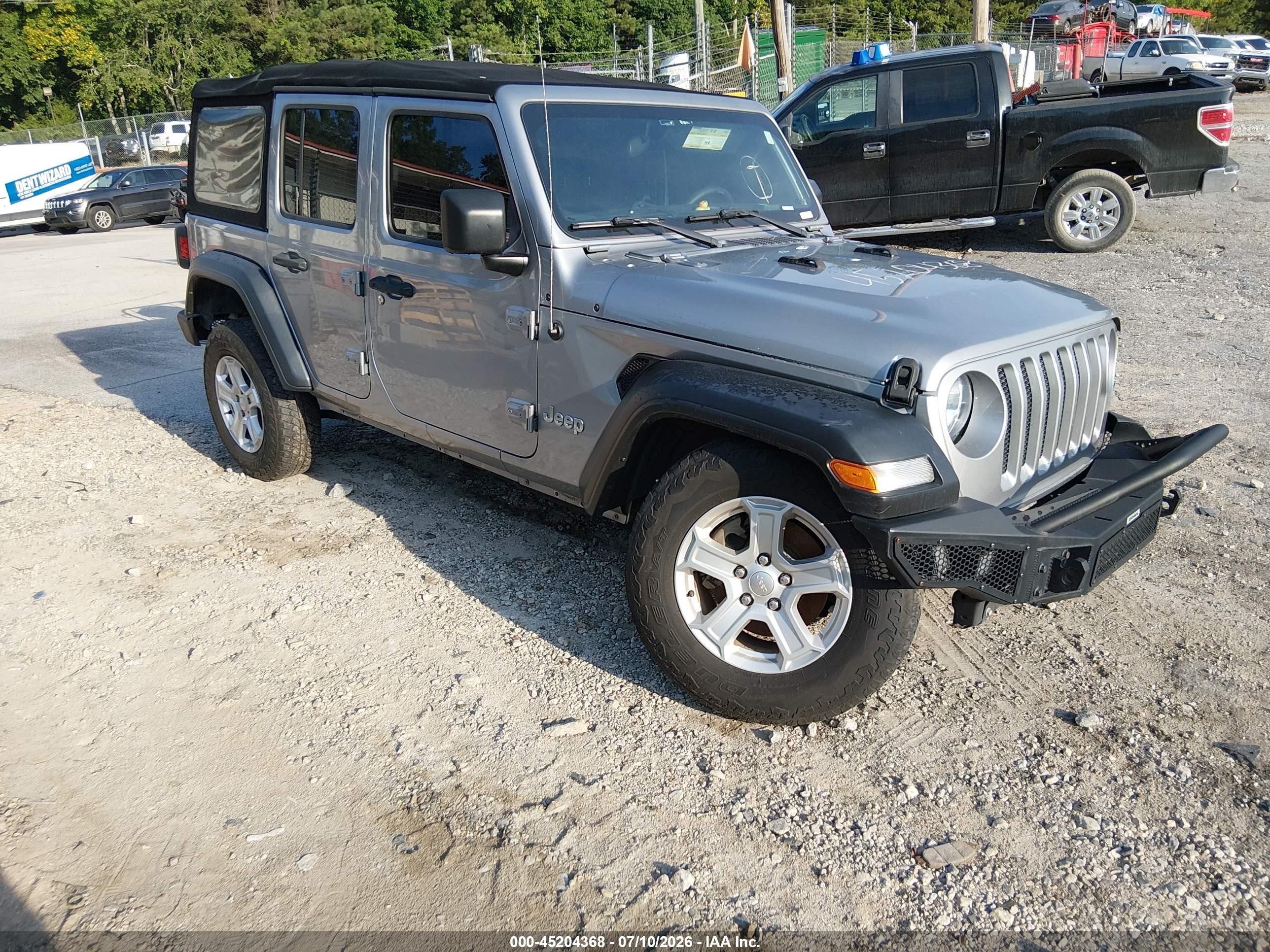 2018 Jeep Wrangler Unlimited Sport S, VIN 1C4HJXDGXJW174513 — Front end