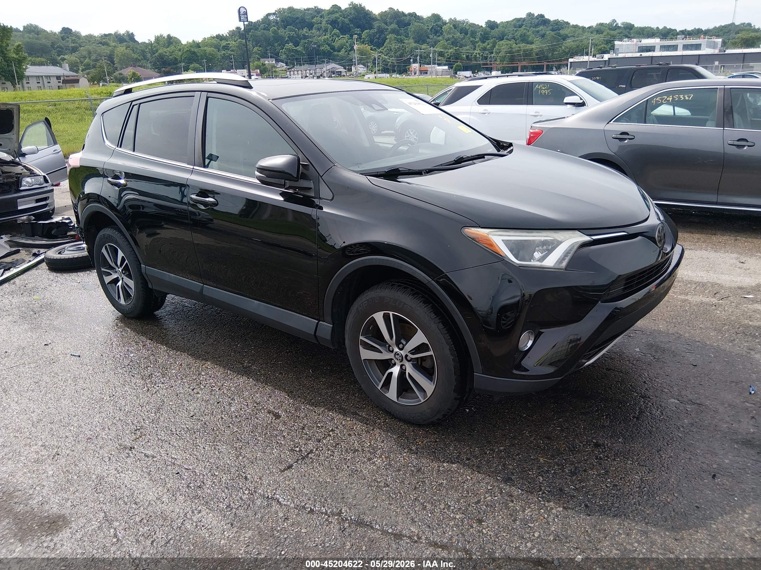 2018 Toyota RAV4 XLE, VIN 2T3WFREV9JW480540 — Rear end