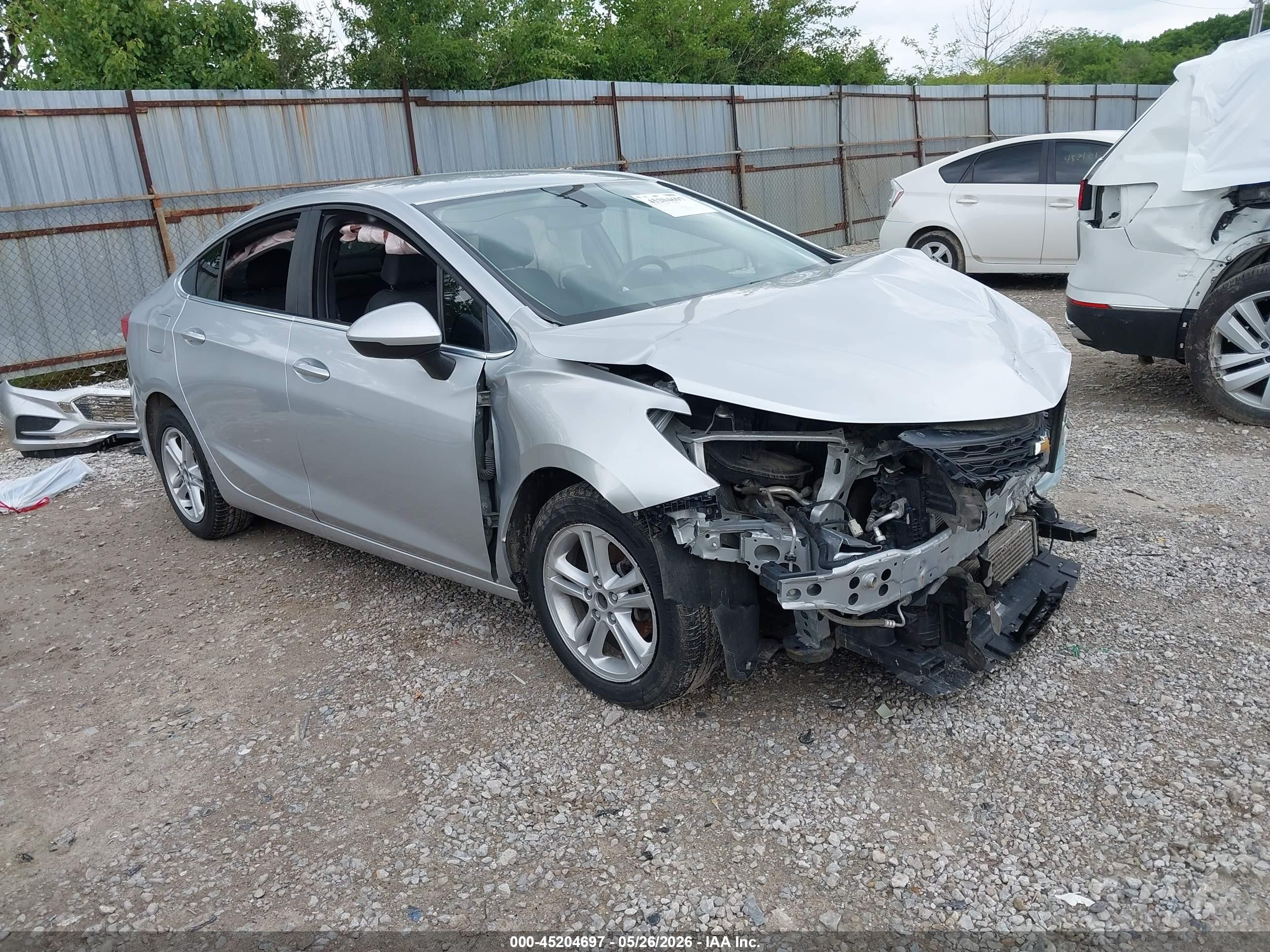 2018 Chevrolet Cruze LT, VIN 1G1BE5SM4J7188028 — Front end