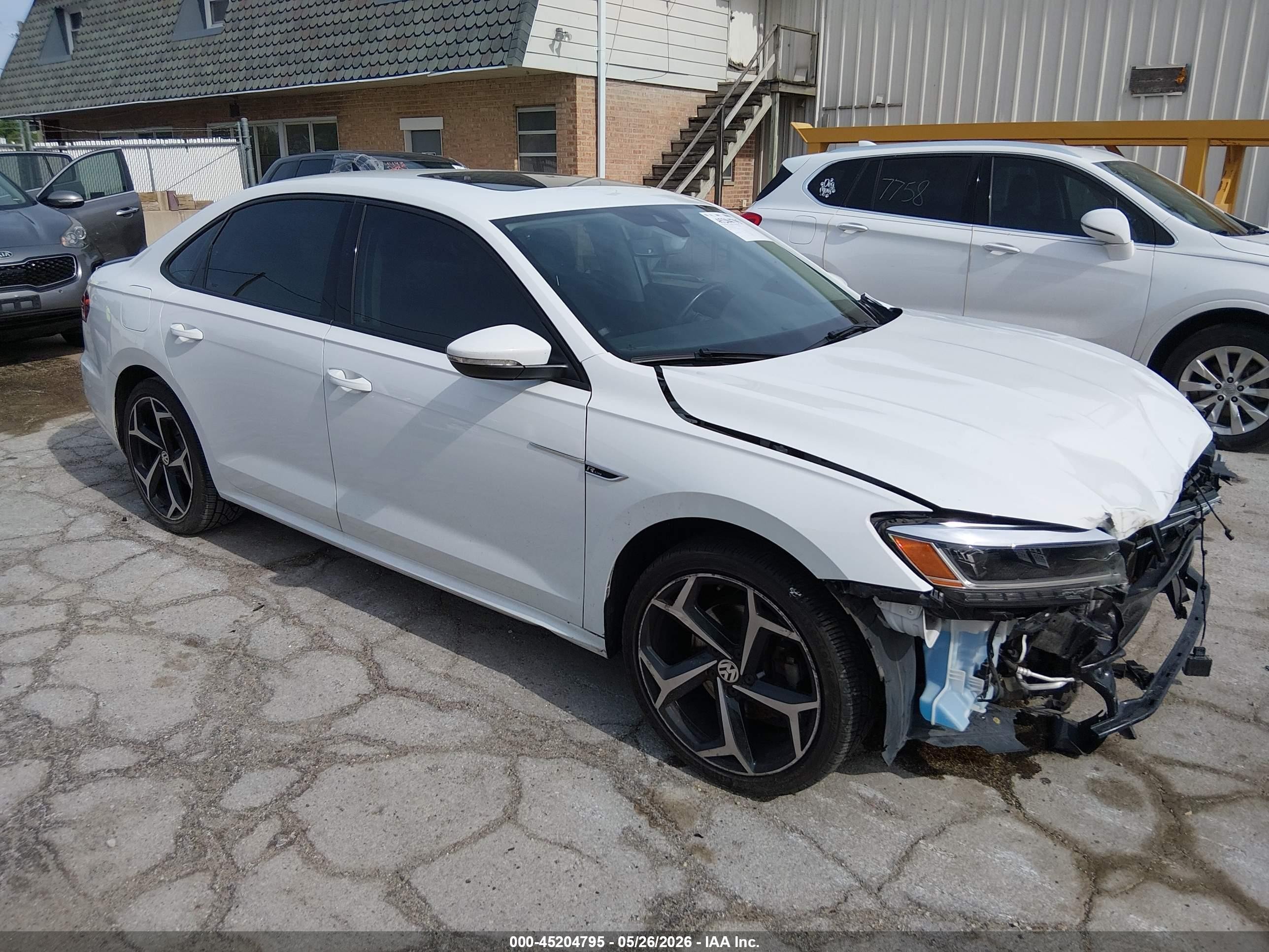 2020 Volkswagen Passat R-Line, VIN 1VWMA7A39LC018870 — Front end