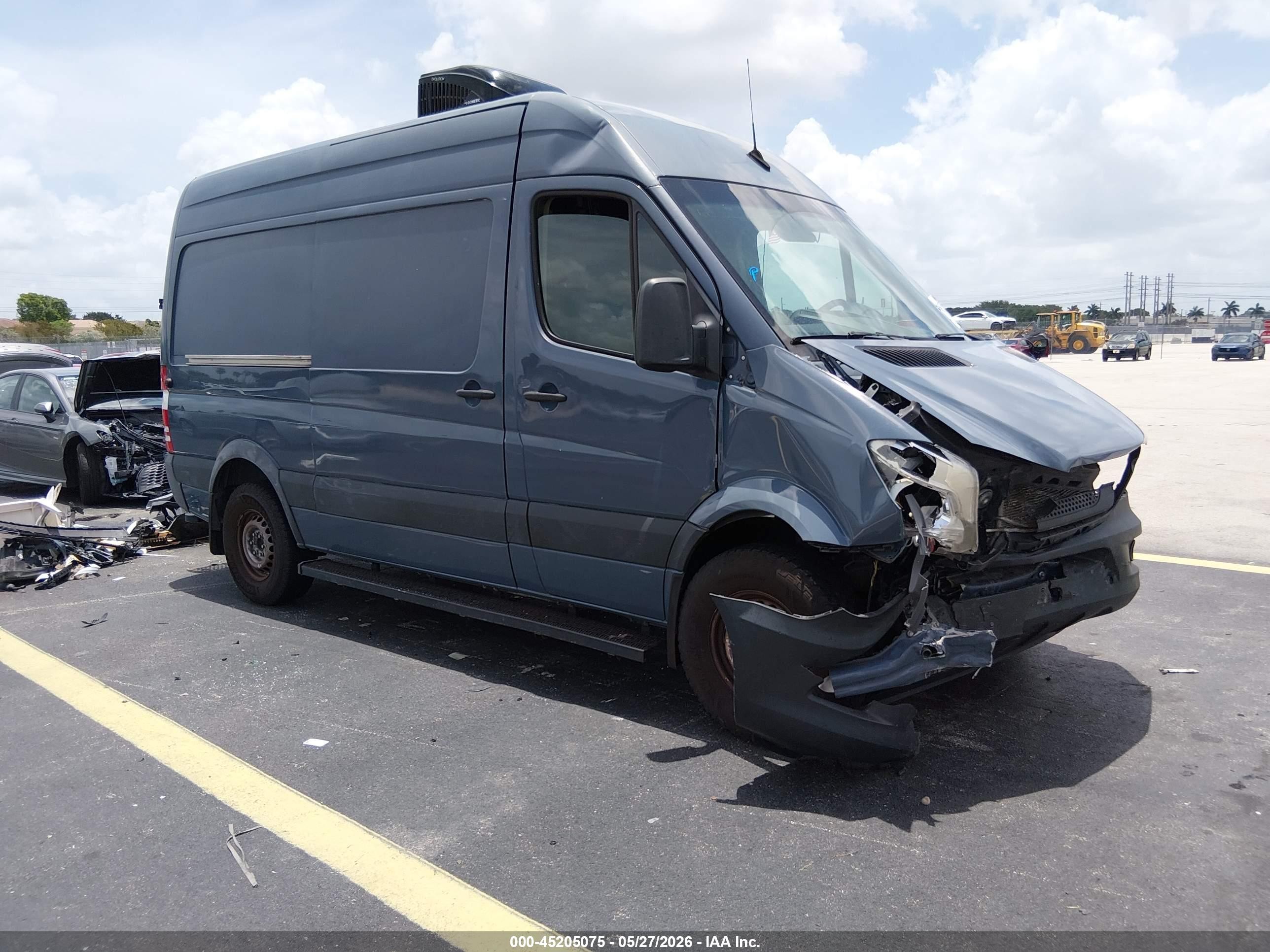 2018 Mercedes-Benz Sprinter Cargo, VIN WD3PE7CD6JP632981 — Front end