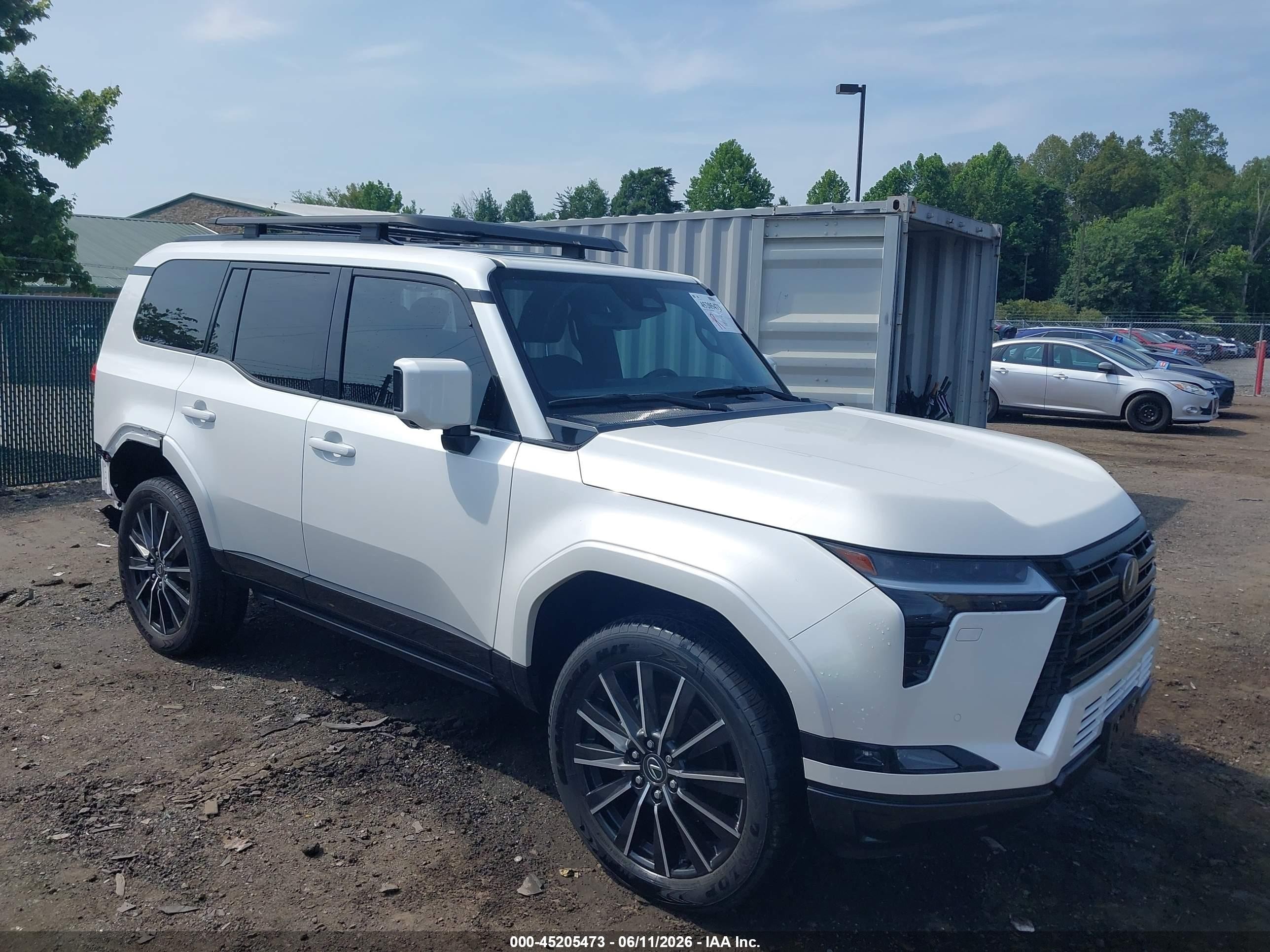 2025 Lexus GX 550 Luxury+, VIN JTJVBCDX4S5045079 — Зад