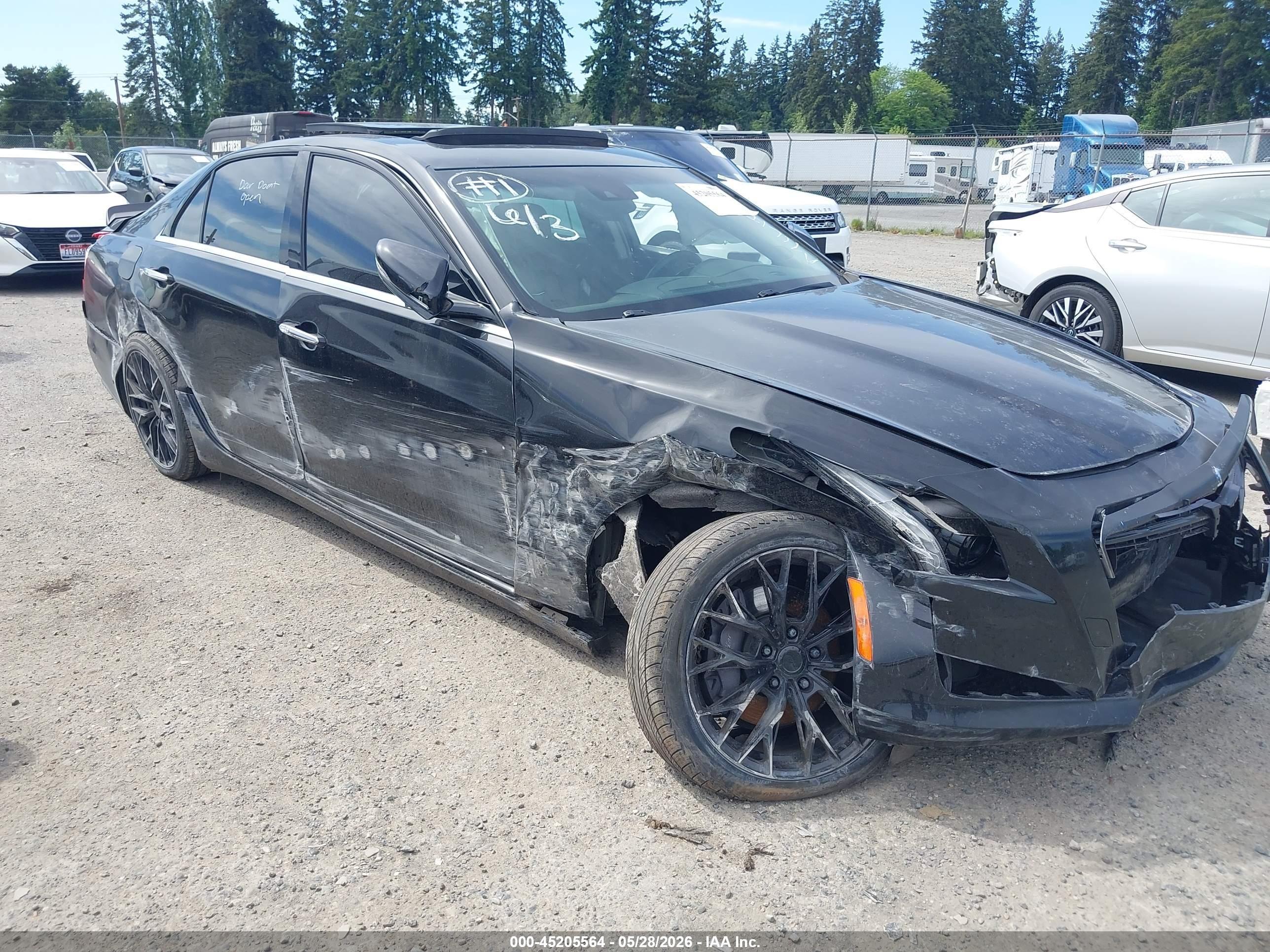 2018 Cadillac CTS Luxury AWD, VIN 1G6AX5SX4J0168350 — Перед