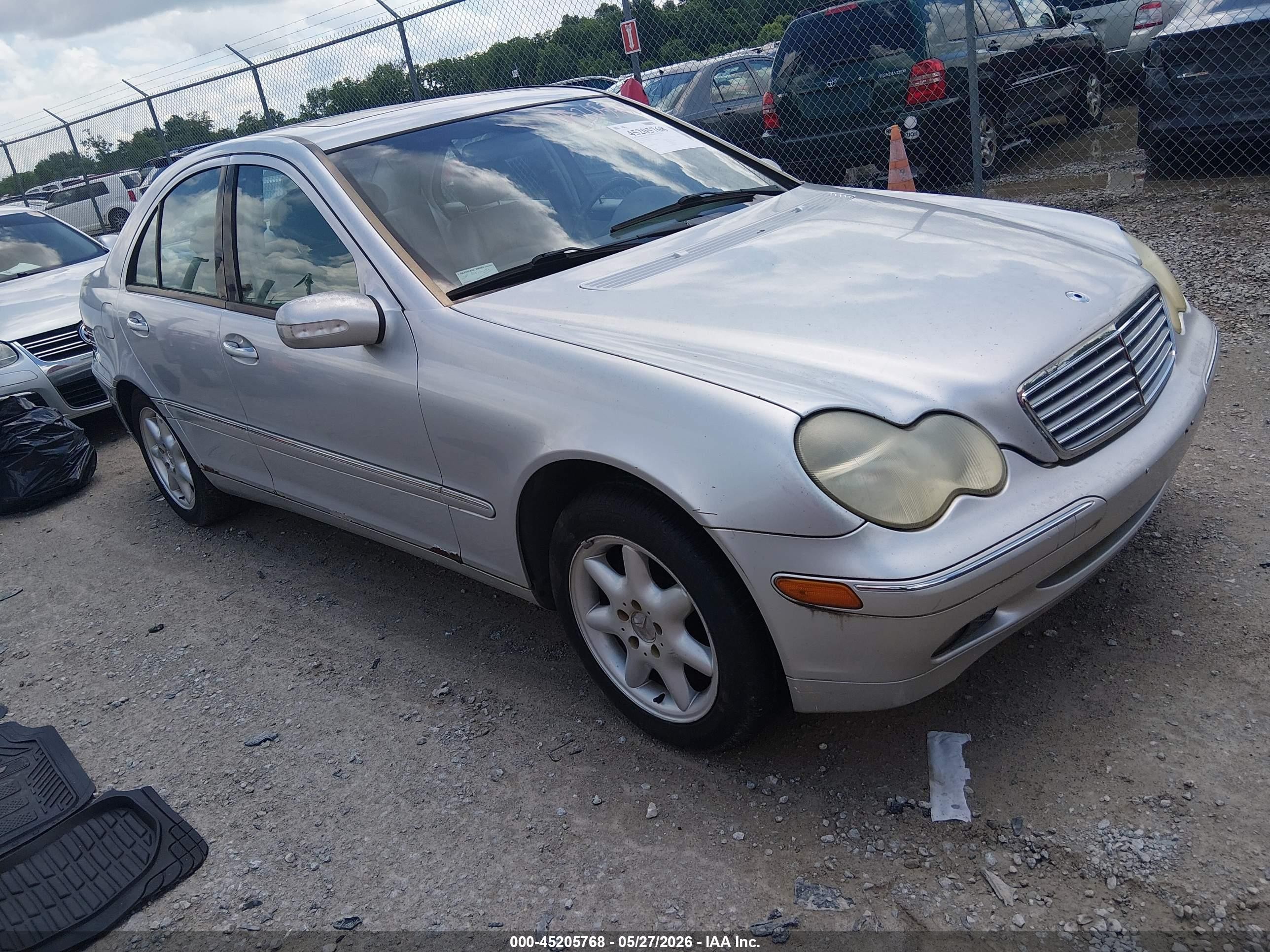 2001 Mercedes-Benz C 230/260/280/320, VIN WDBRF61J41F087995 — Normal wear