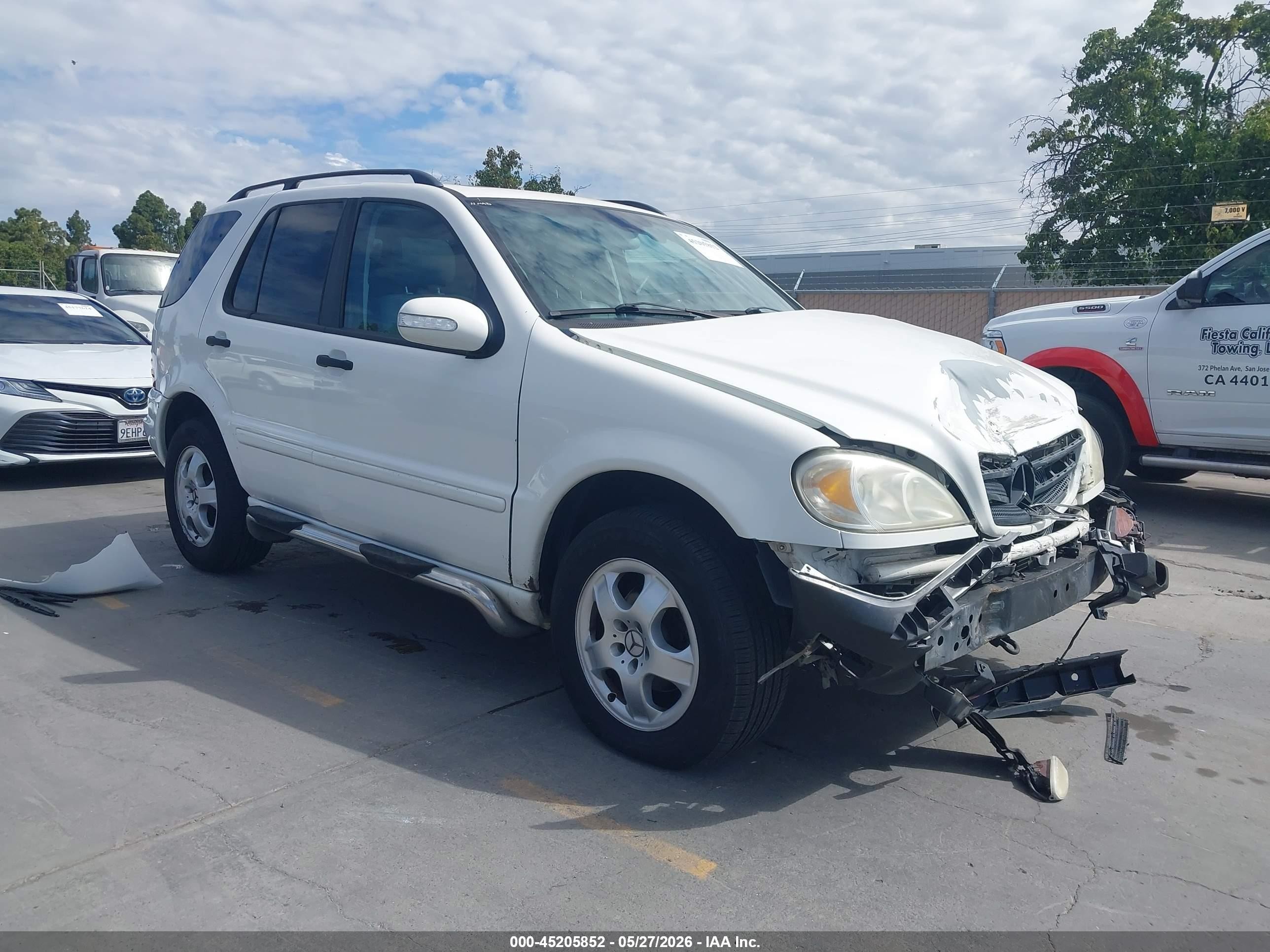 2004 Mercedes-Benz M 350, VIN 4JGAB57E34A491379 — Normal wear