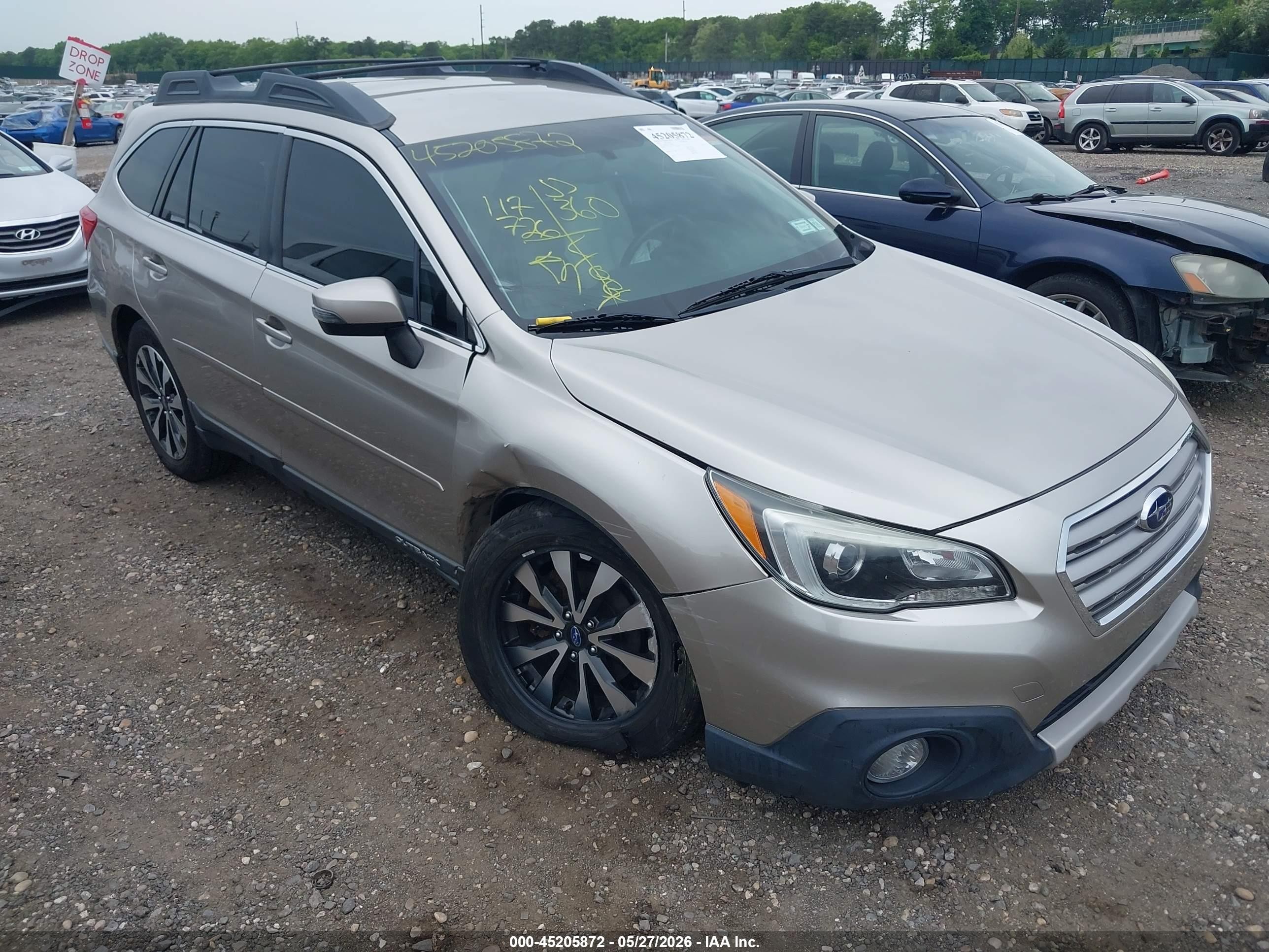 2016 Subaru Outback Limited, VIN 4S4BSEJC8G3252690 — Front end