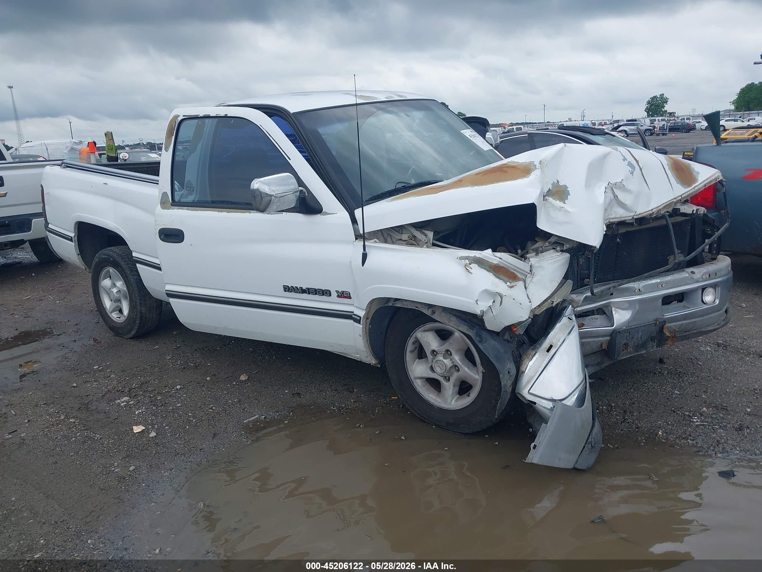 1997 Dodge 1500, VIN 1B7HC16Z6VS108091 — Front end
