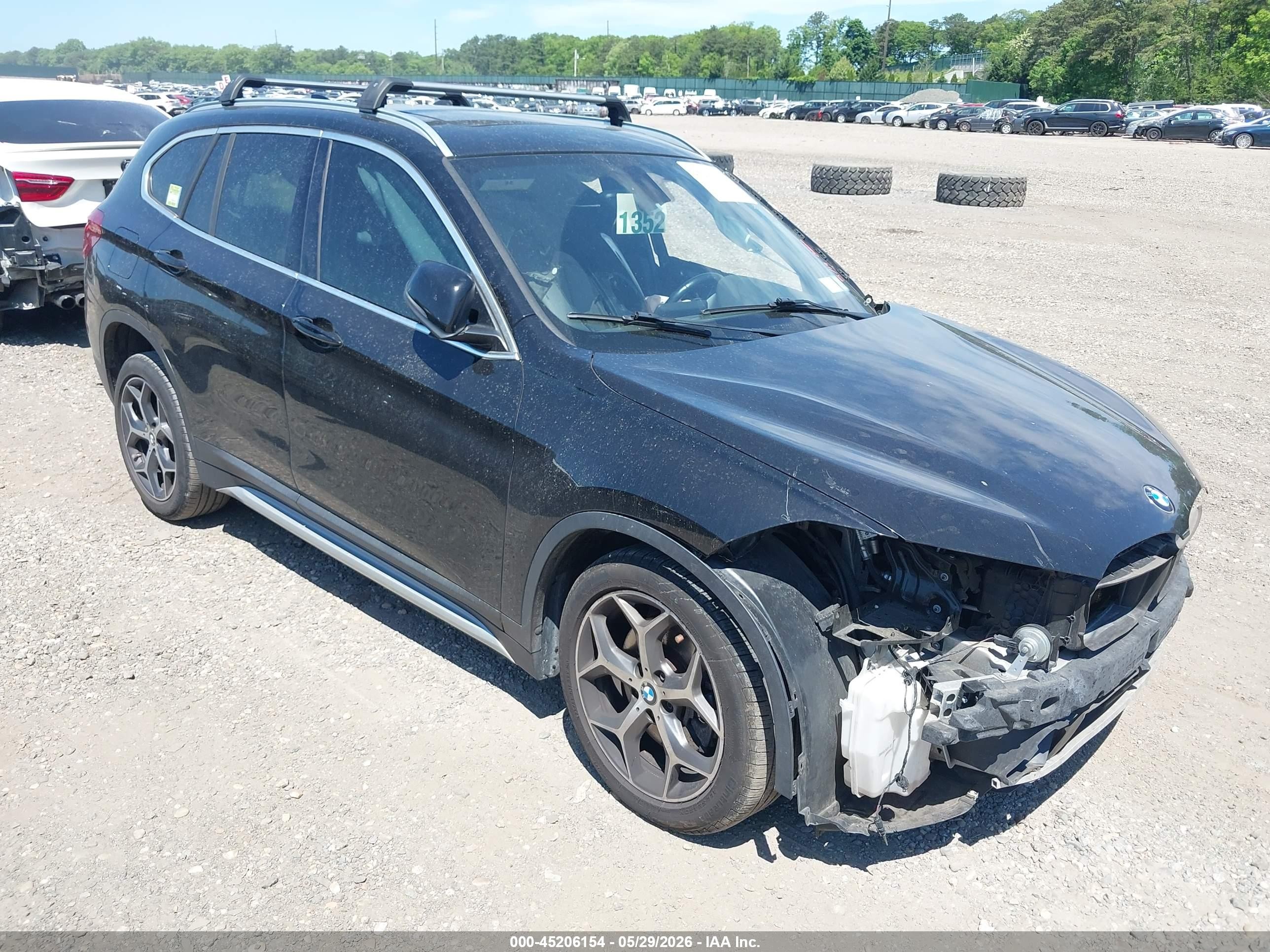 2018 BMW X1 xDrive28i, VIN WBXHT3C34J5L28806 — All over