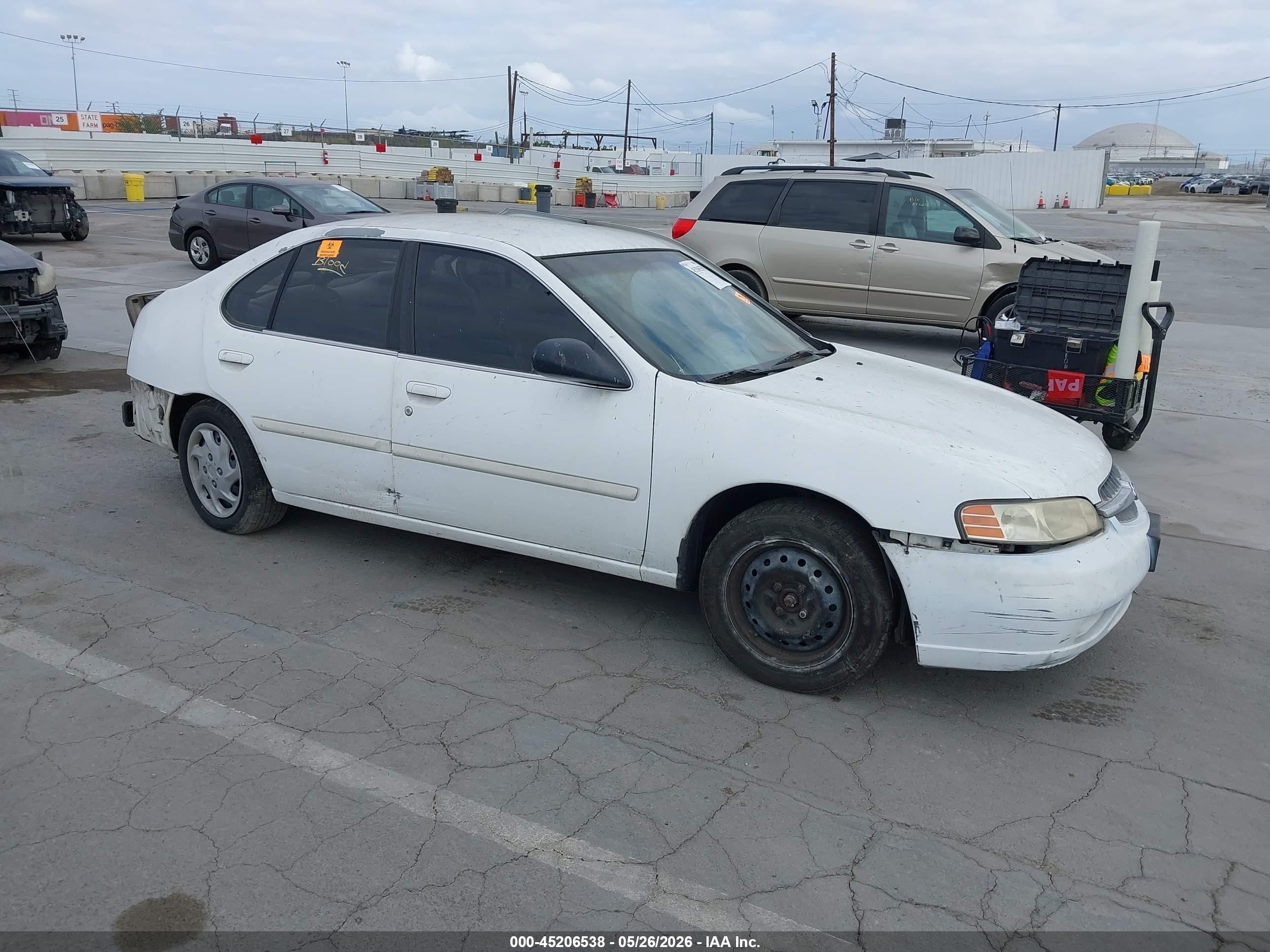 2000 Nissan Altima XE, VIN 1N4DL01D9YC113293 — Biohazard / chemical