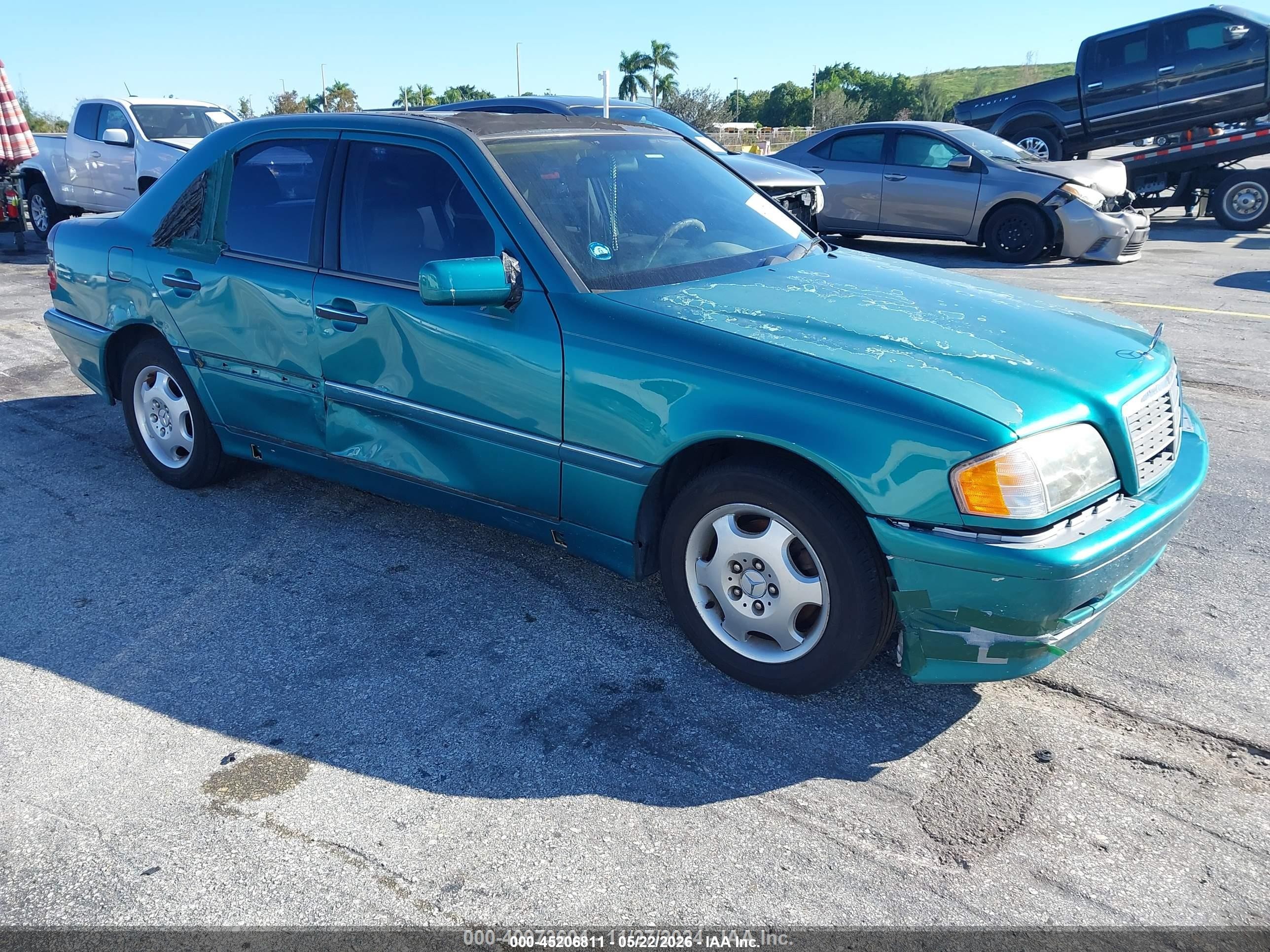 1998 Mercedes-Benz C 230/260/280/320, VIN WDBHA23G5WA569920 — Side