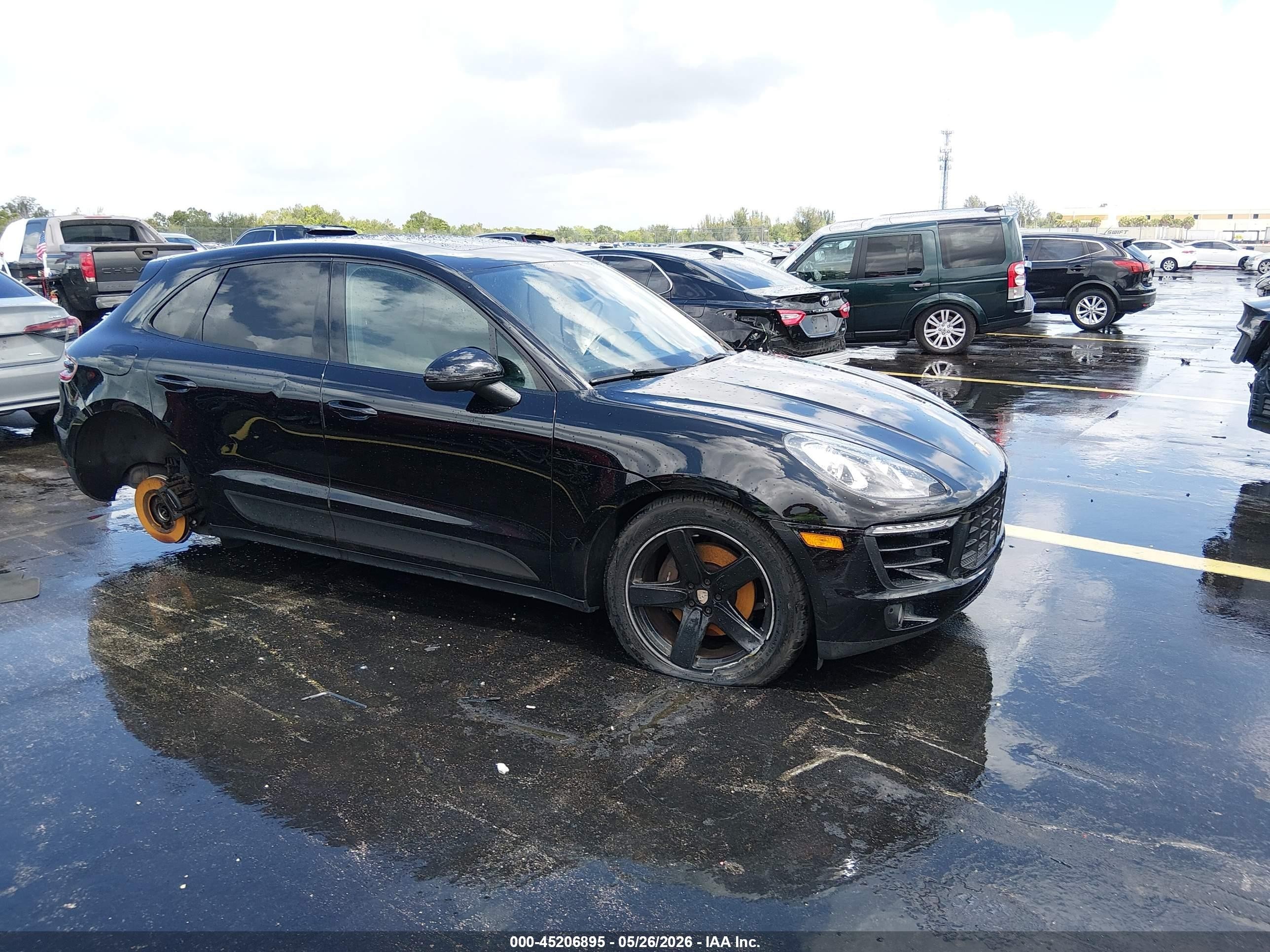 2018 Porsche Macan, VIN WP1AA2A58JLB04905 — Side