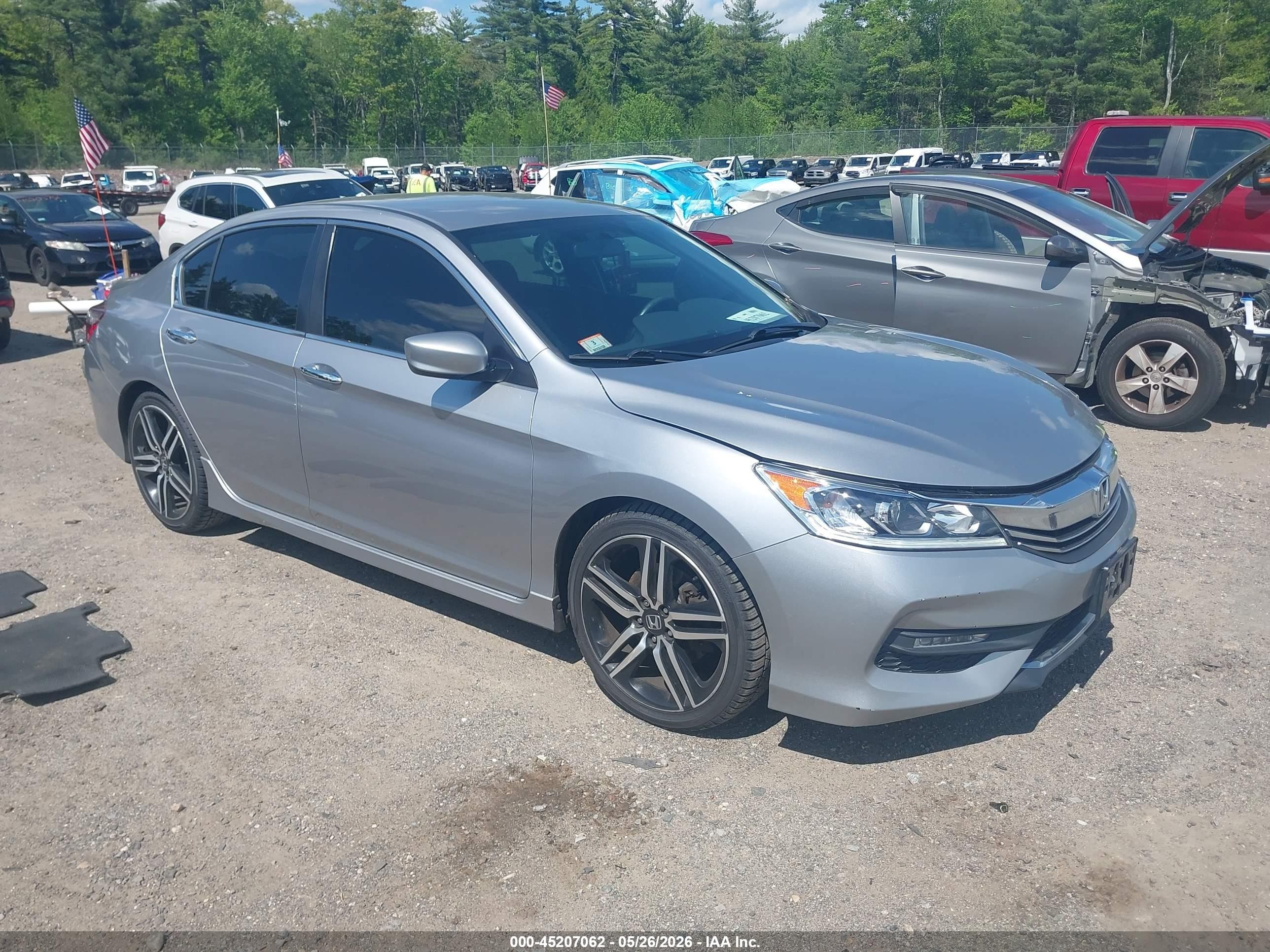 2017 Honda Accord Sport SE, VIN 1HGCR2F19HA232523 — Front end