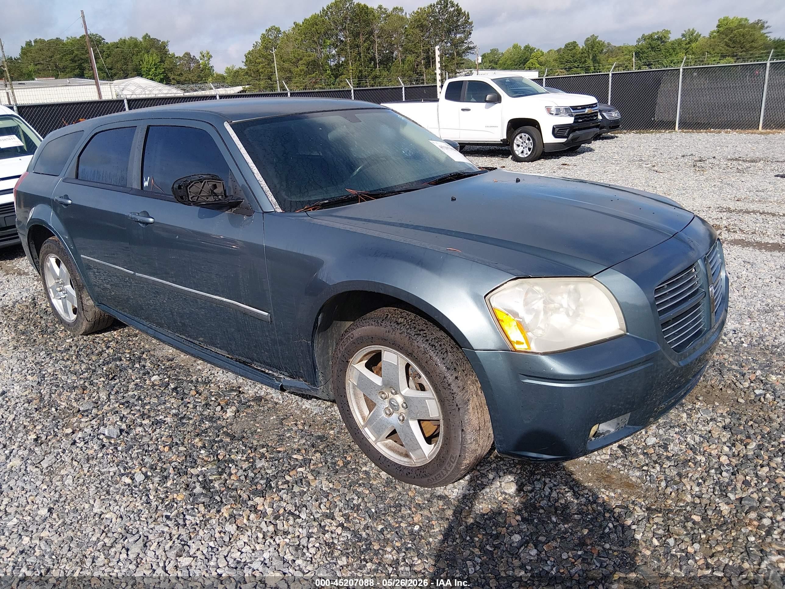 2006 Dodge Magnum SXT, VIN 2D4GZ47VX6H417257 — Side