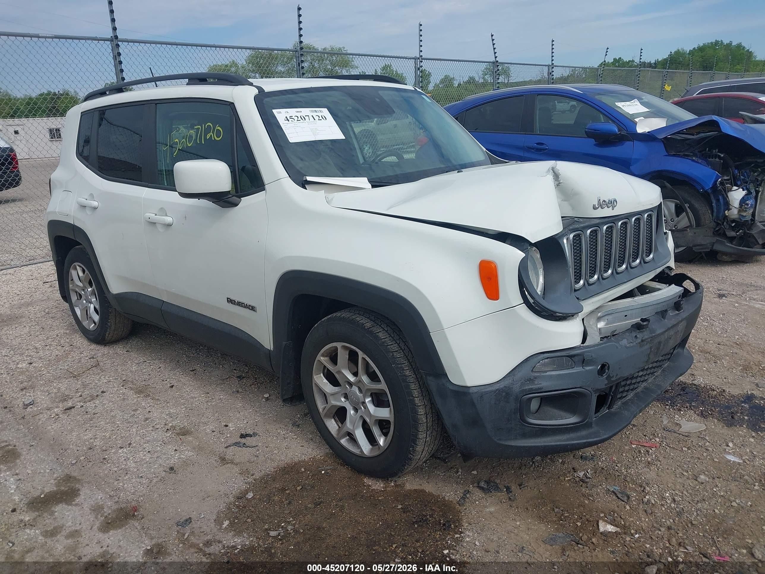 2015 Jeep Renegade Latitude, VIN ZACCJABT8FPB85568 — Front end
