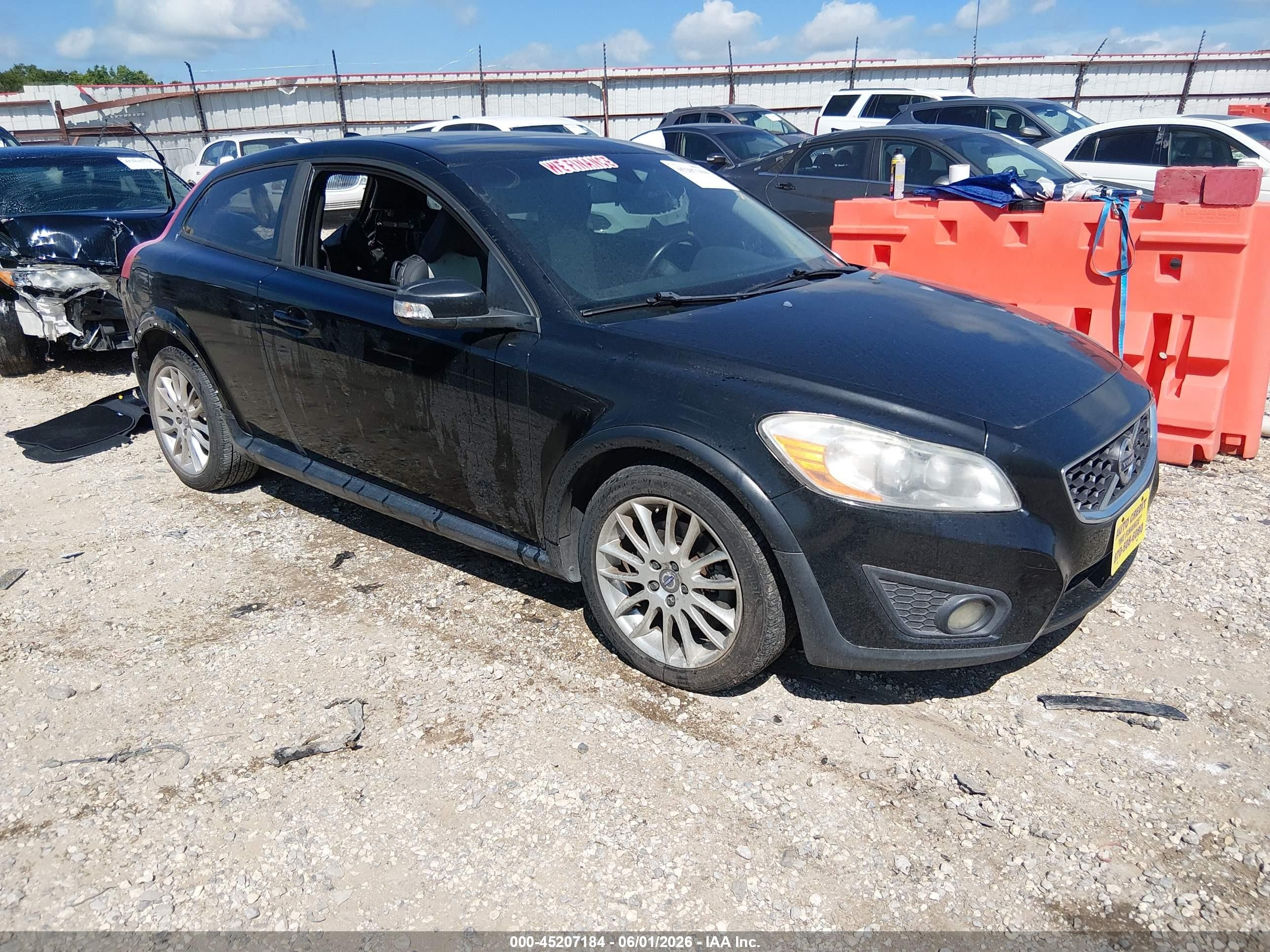 2011 Volvo C30, VIN YV1672MK2B2210727 — Rear end
