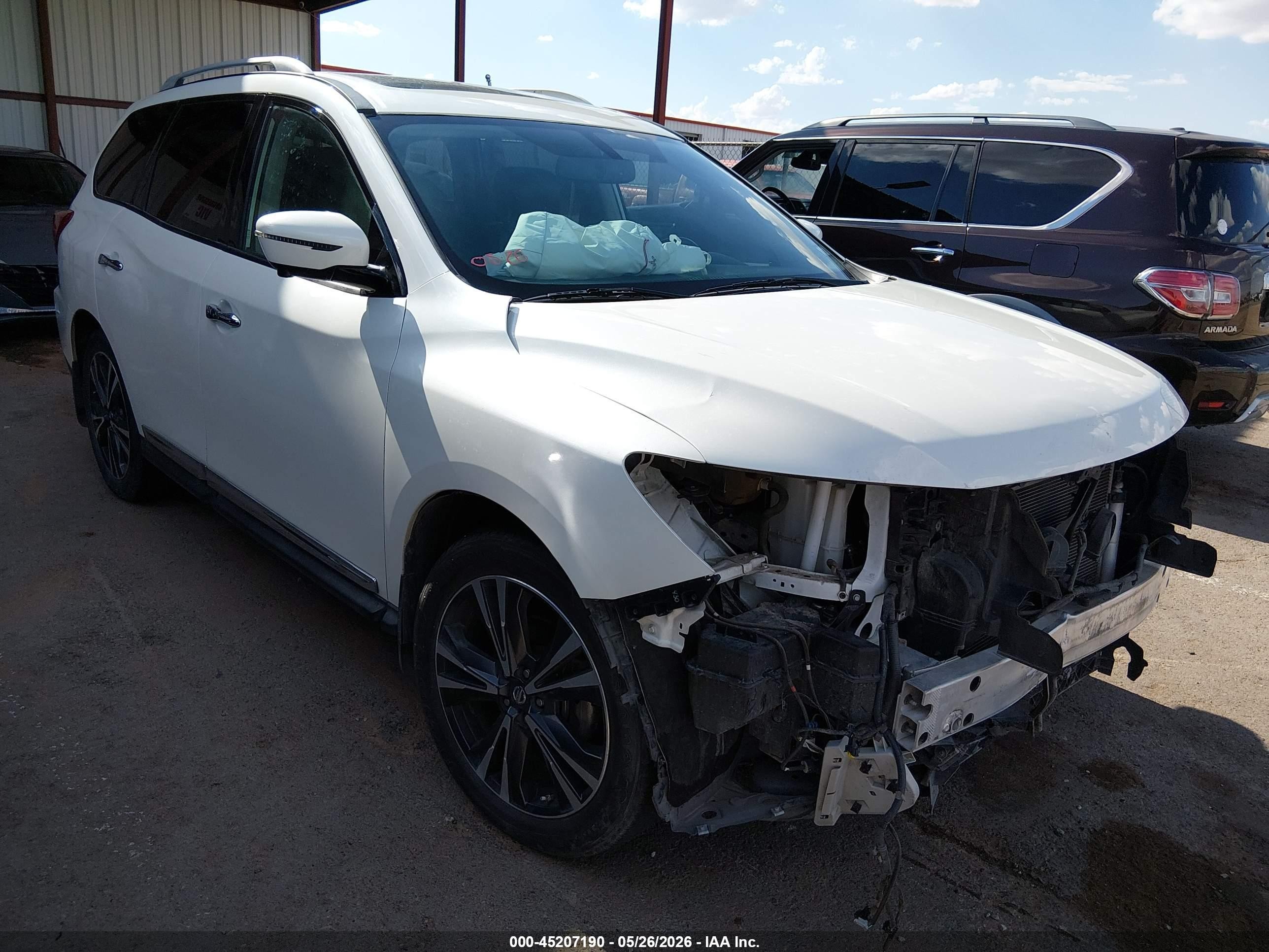 2017 Nissan Pathfinder S, VIN 5N1DR2MM6HC628389 — Front end