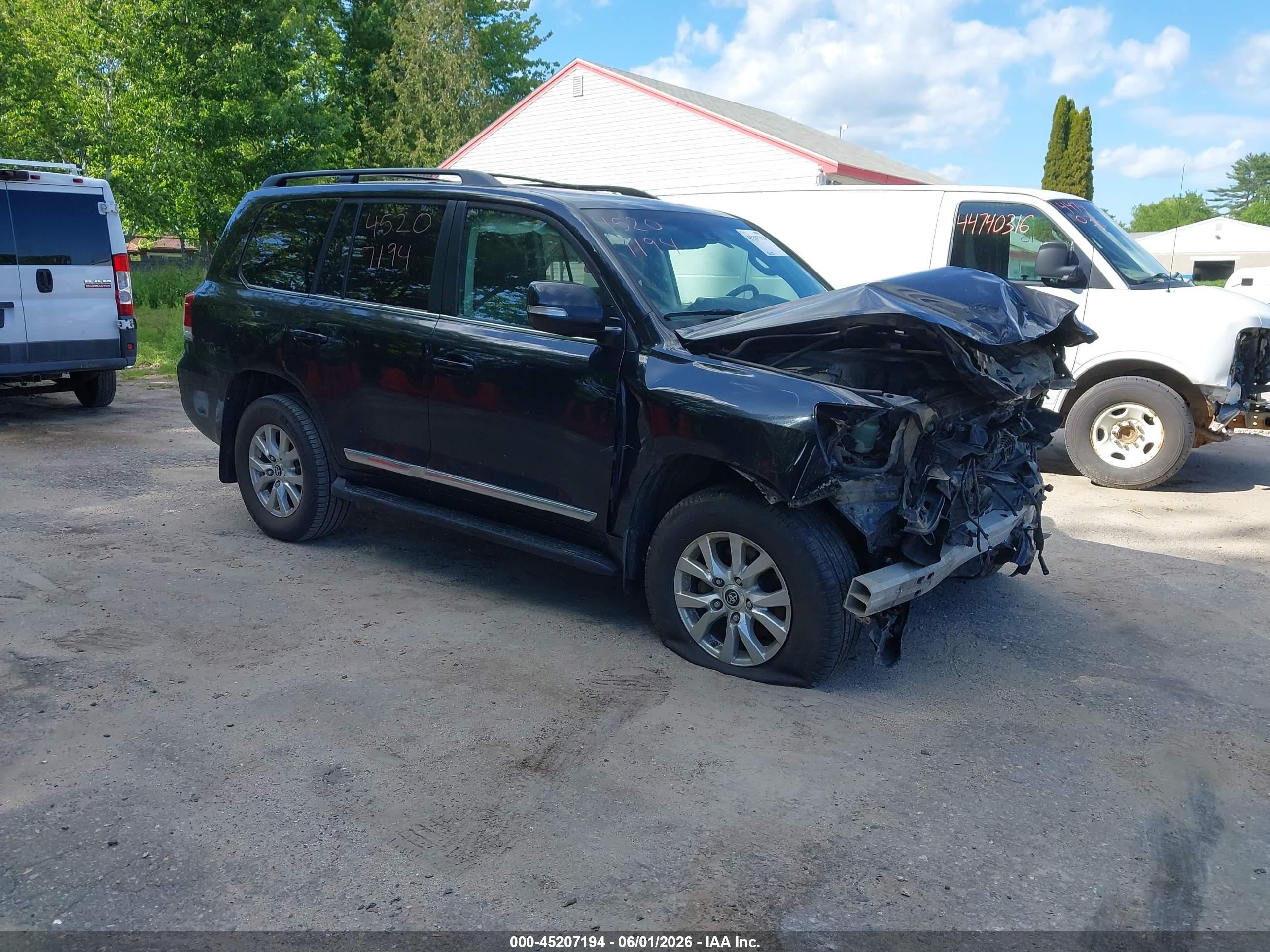 2019 Toyota Land Cruiser, VIN JTMCY7AJ4K4076922 — Front end