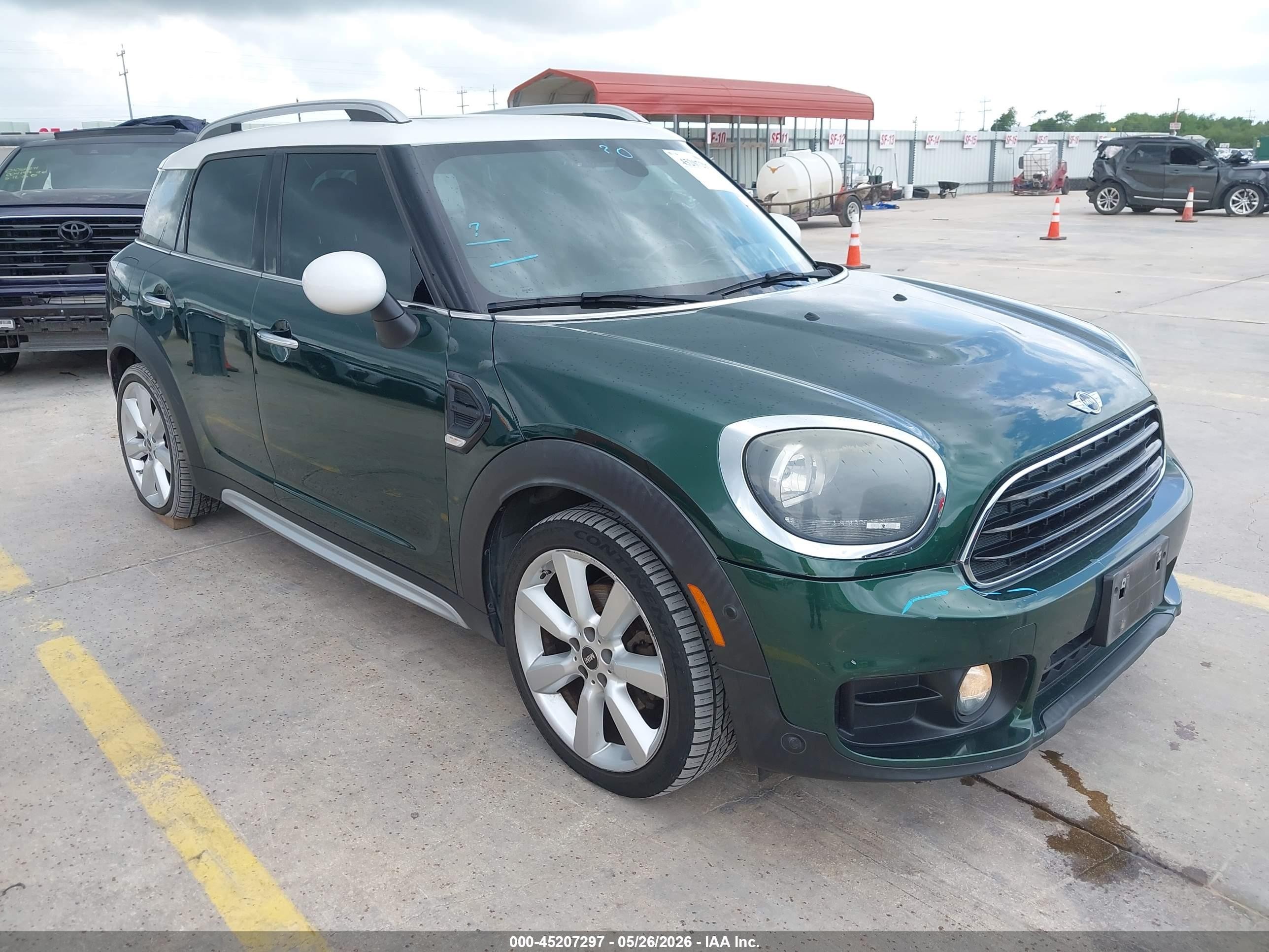 2018 MINI Countryman Cooper, VIN WMZYS7C33J3E08636 — Side