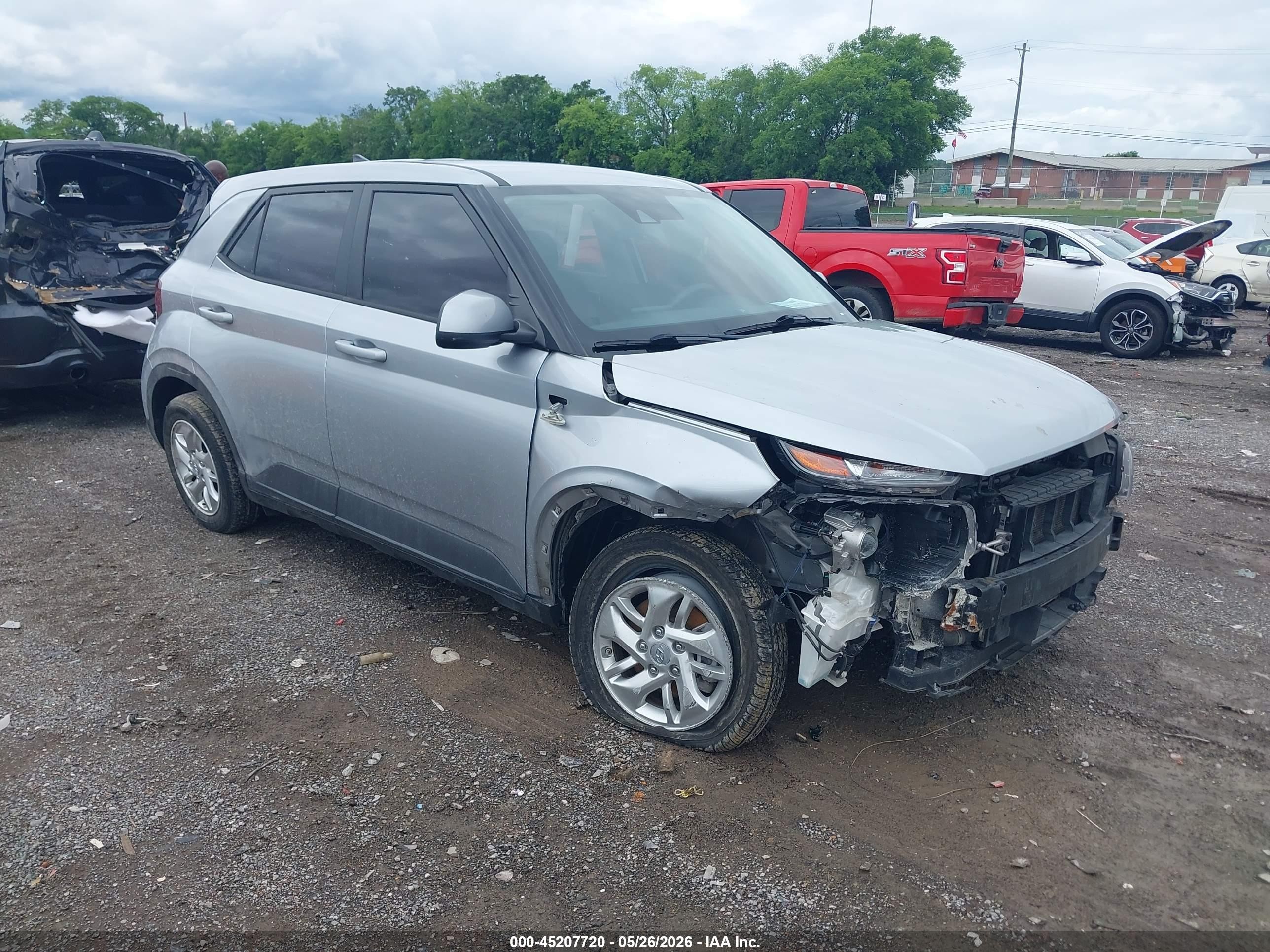 2021 Hyundai Venue SE, VIN KMHRB8A38MU069036 — Front end