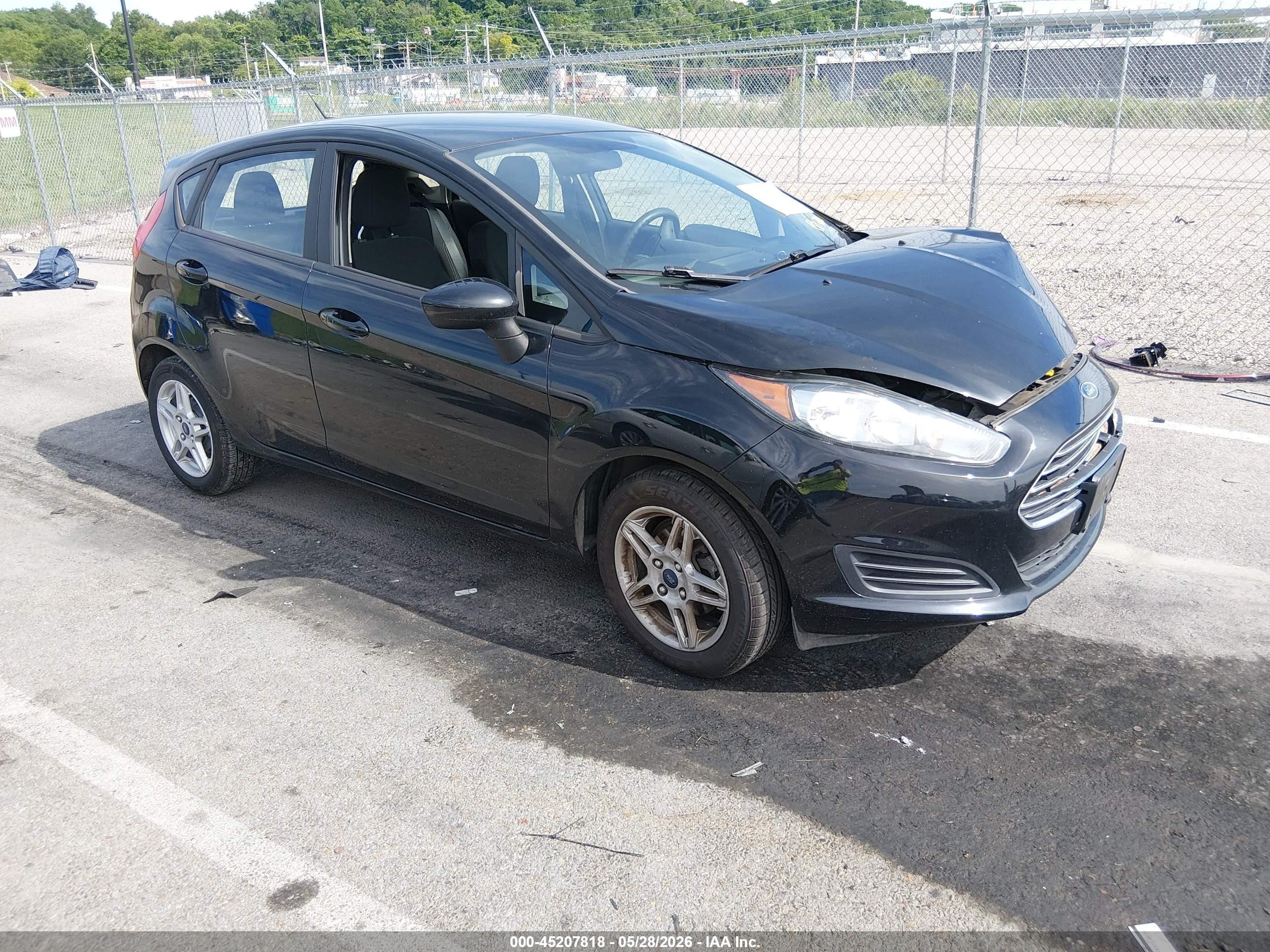 2019 Ford Fiesta SE, VIN 3FADP4EJ8KM107924 — Front end
