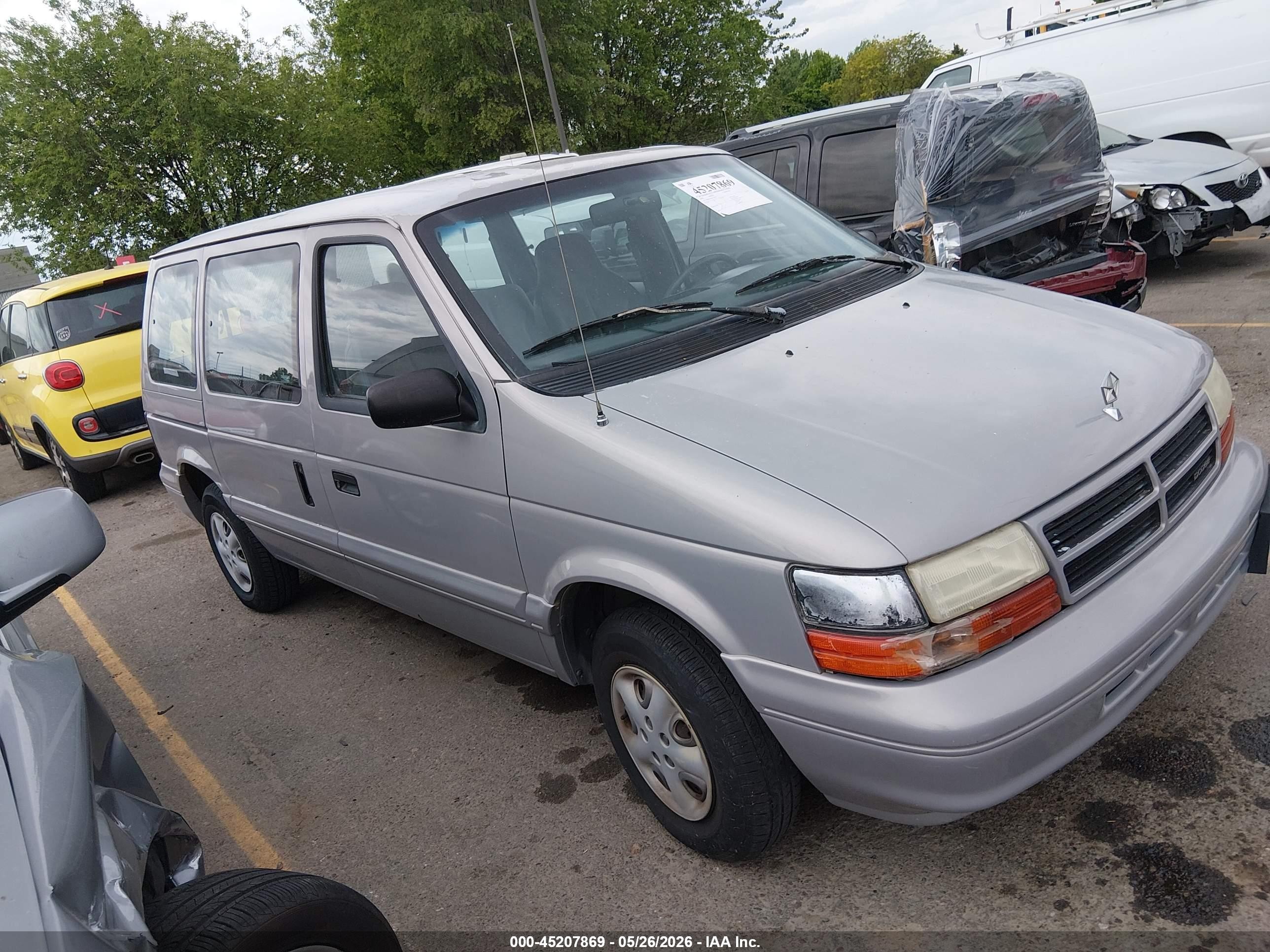 1995 Dodge Caravan, VIN 2B4GH2530SR209413 — Normal wear