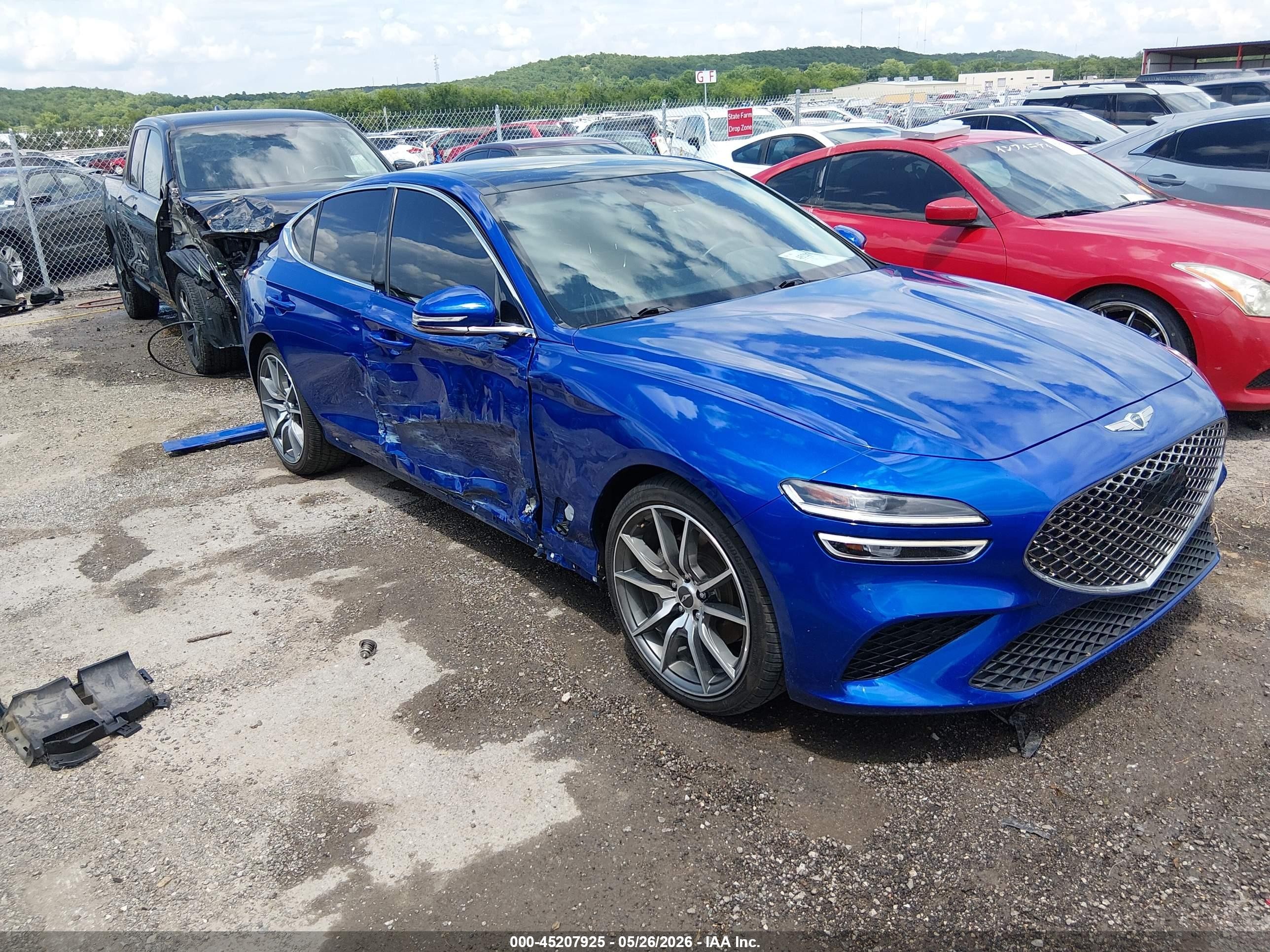 2022 Genesis G70 2.0T, VIN KMTG34TA5NU102106 — Side