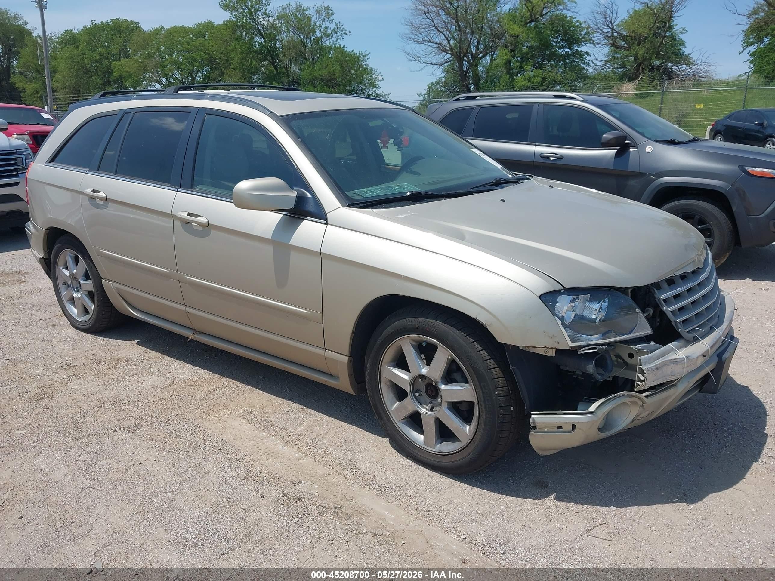2005 Chrysler Pacifica Limited, VIN 2C8GF78475R539143 — Перед