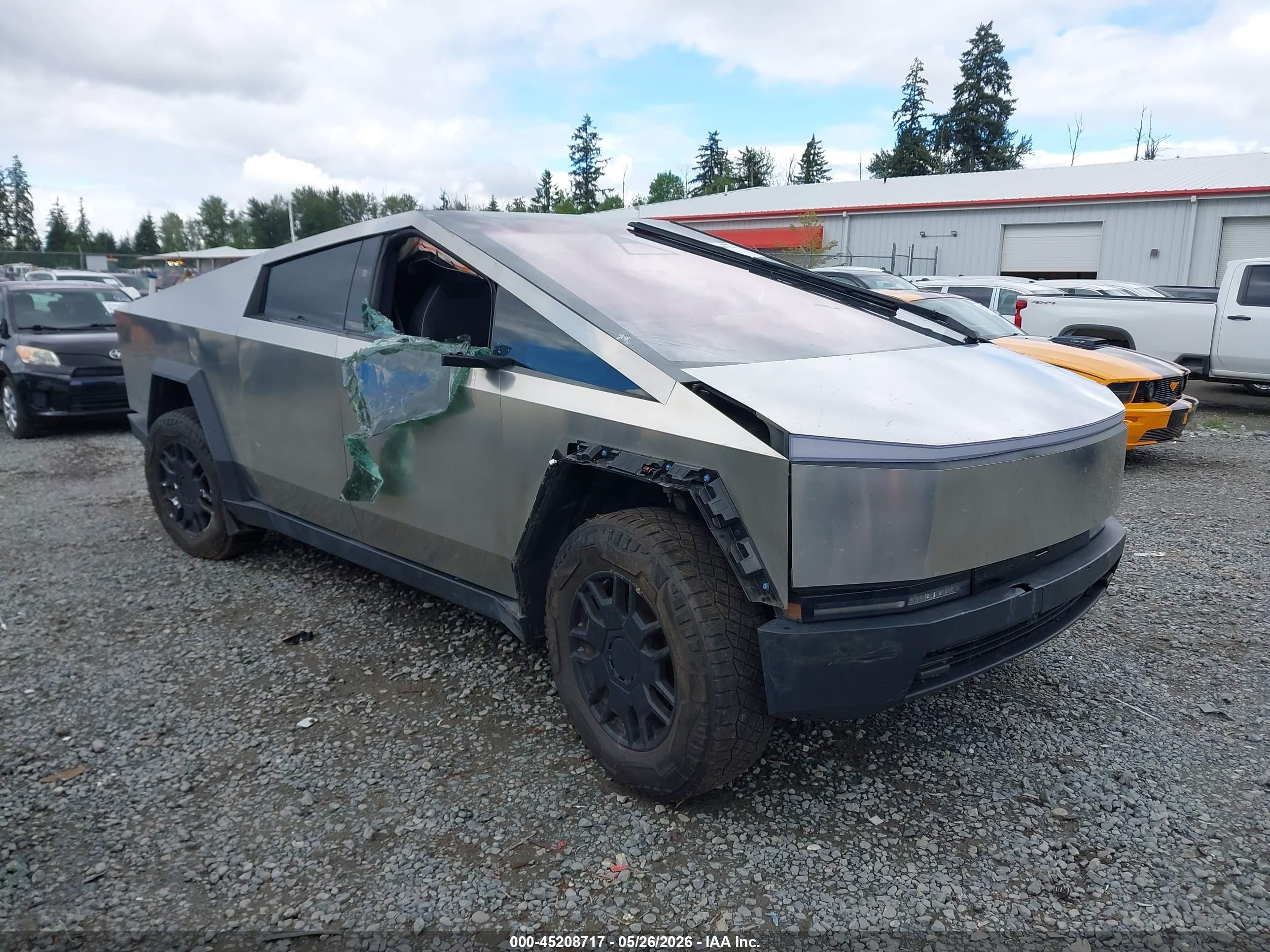 2024 Tesla Cybertruck, VIN 7G2CEHED0RA008763 — Front end