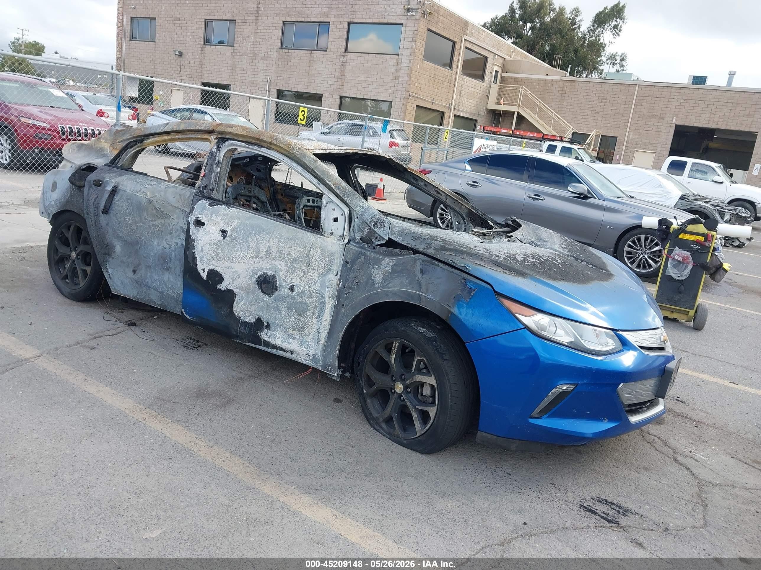 2016 Chevrolet Volt LT, VIN 1G1RC6S52GU120257 — Front end