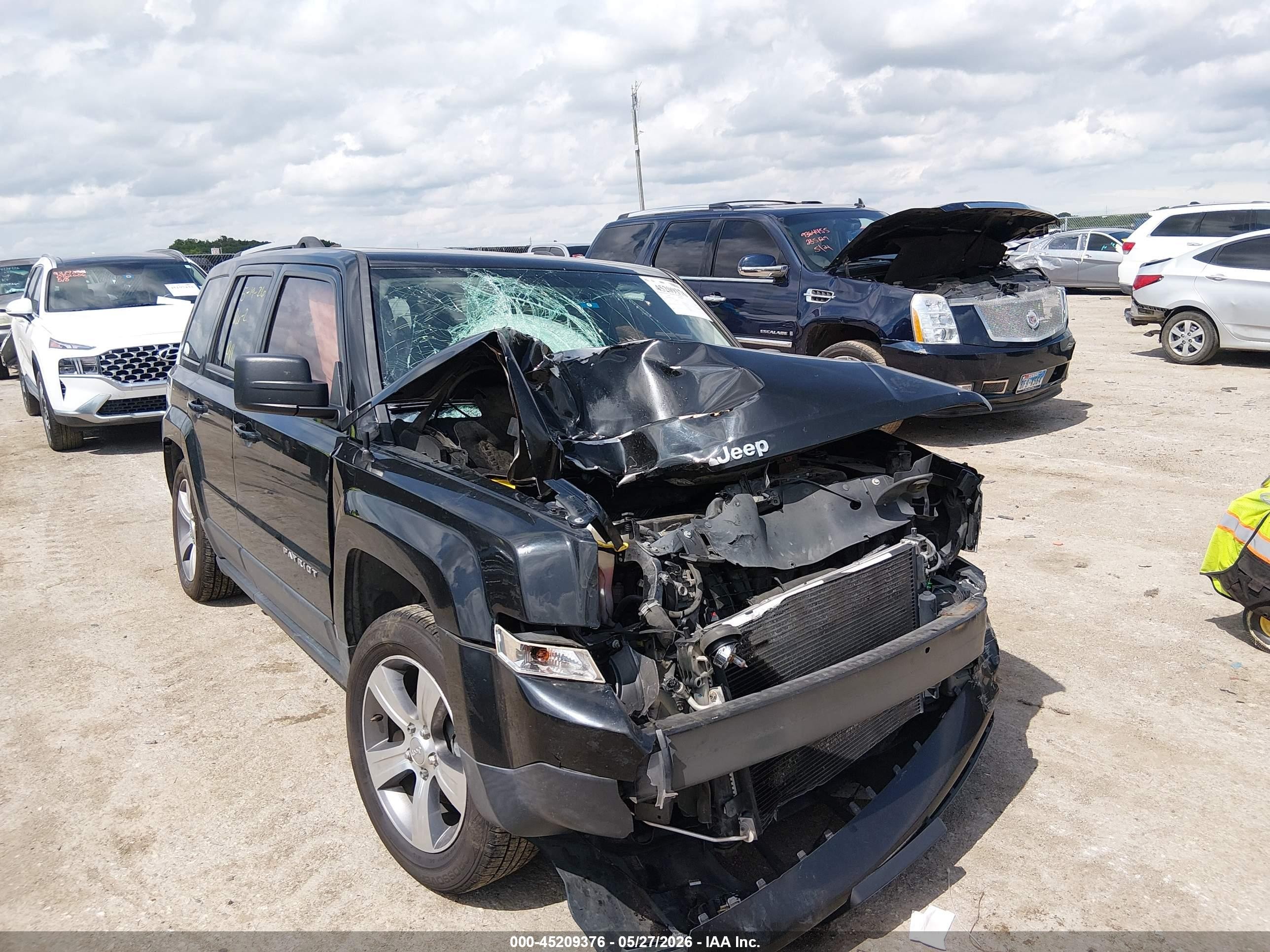 2017 Jeep Patriot High Altitude, VIN 1C4NJPFA1HD132619 — Front end