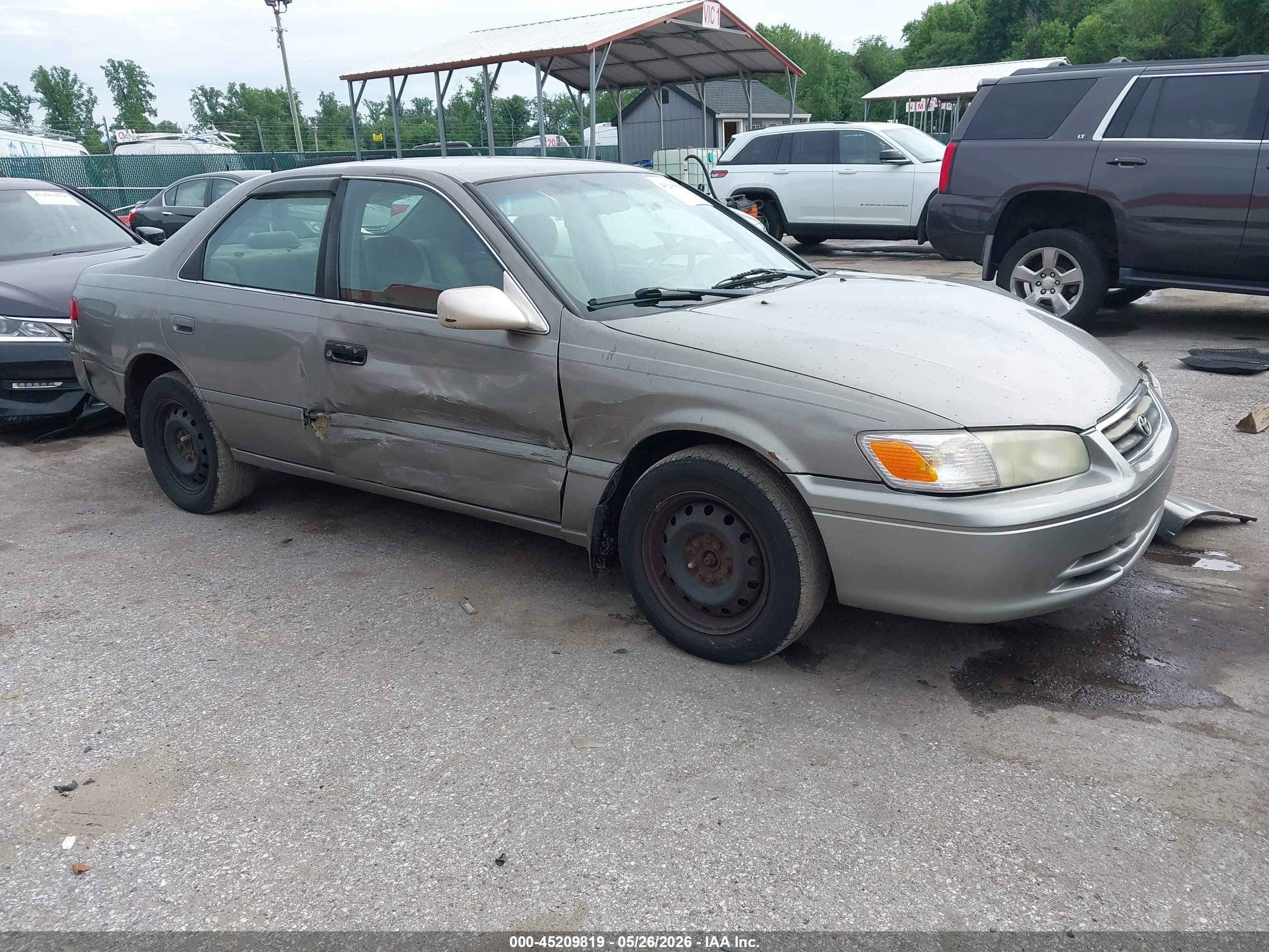 2001 Toyota Camry LE, VIN 4T1BG22K21U099439 — All over