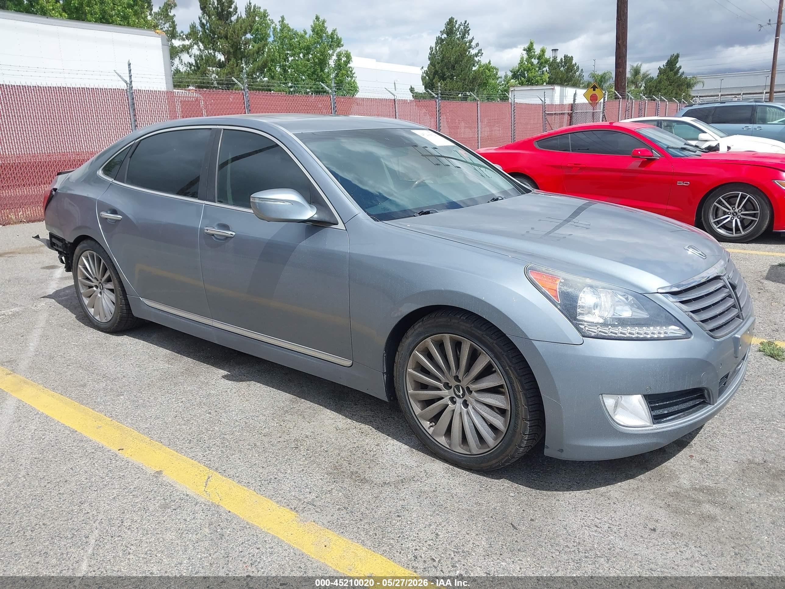 2015 Hyundai Equus Signature, VIN KMHGH4JH4FU097817 — Rear end