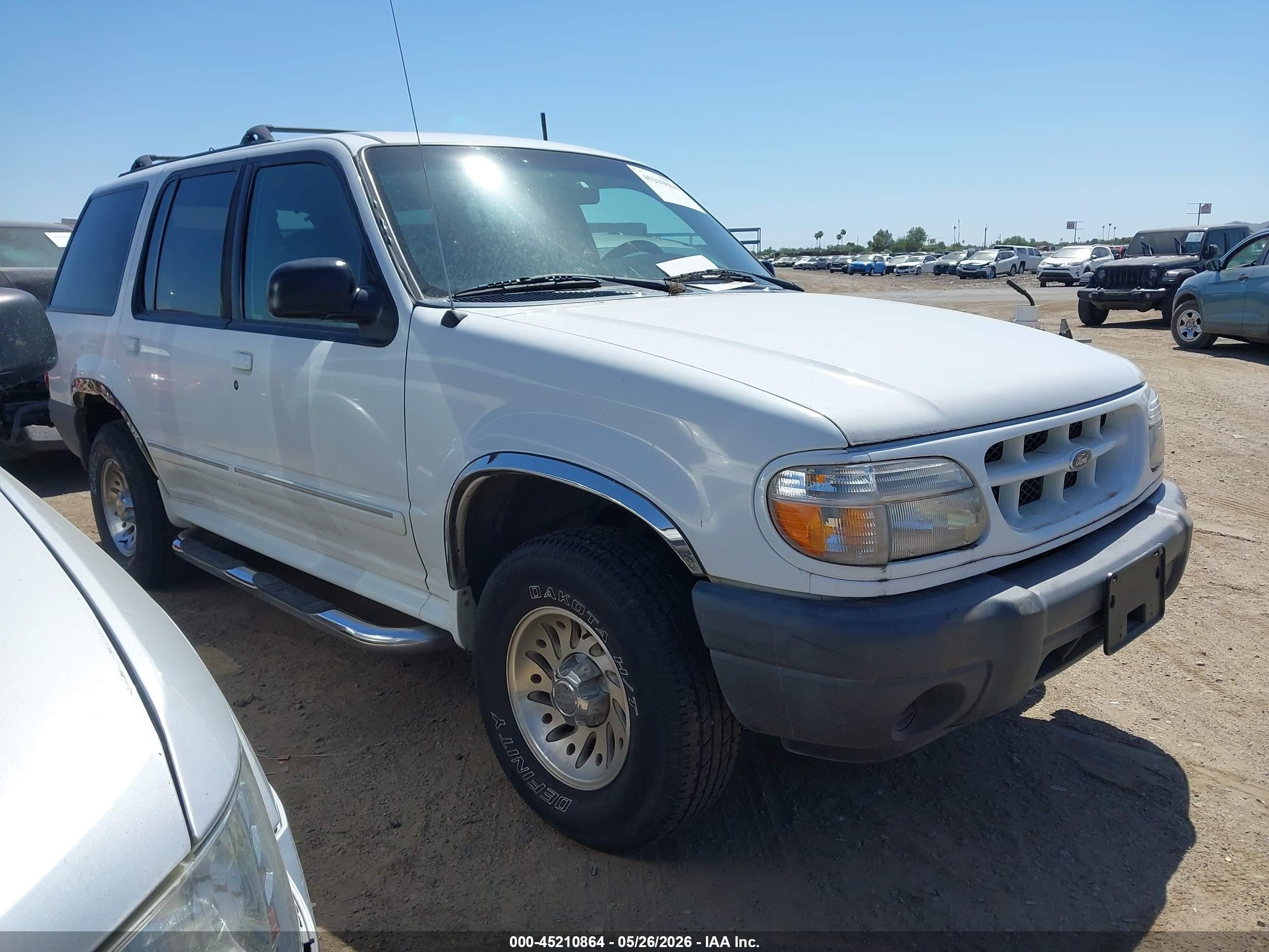 2000 Ford Explorer, VIN 1FMDU62X0YUB07925 — Normal wear
