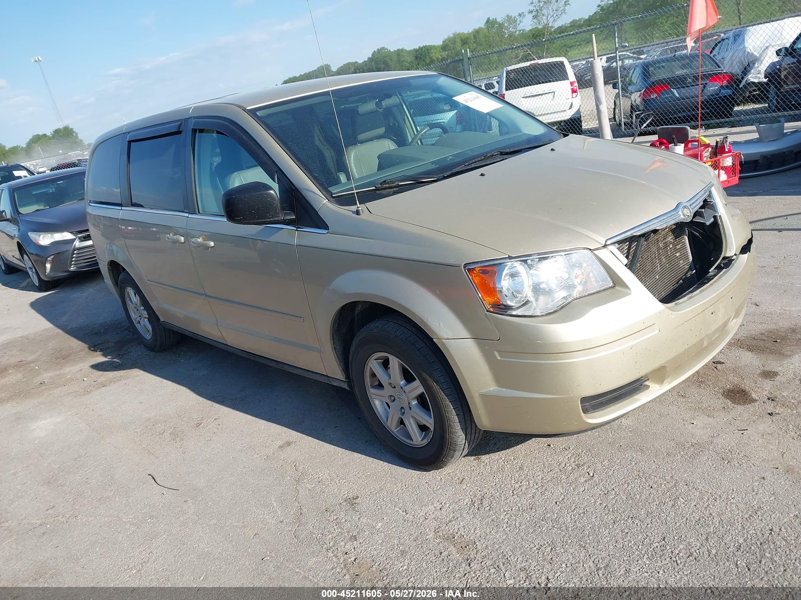 2010 Chrysler Town & Country LX, VIN 2A4RR2D16AR405051 — Front end