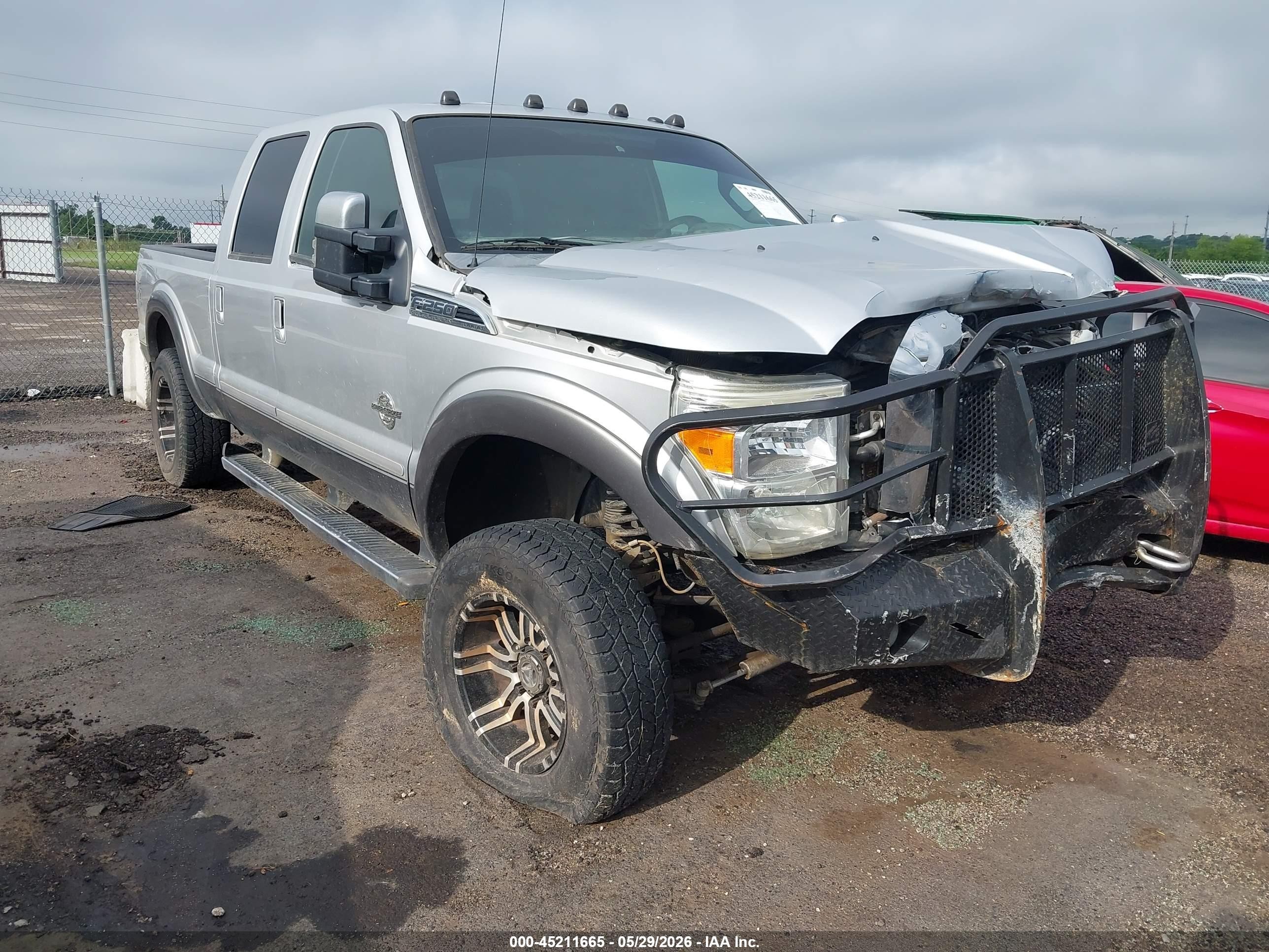 2011 Ford F-250 XLT, VIN 1FT7W2BT9BEA46657 — Перед