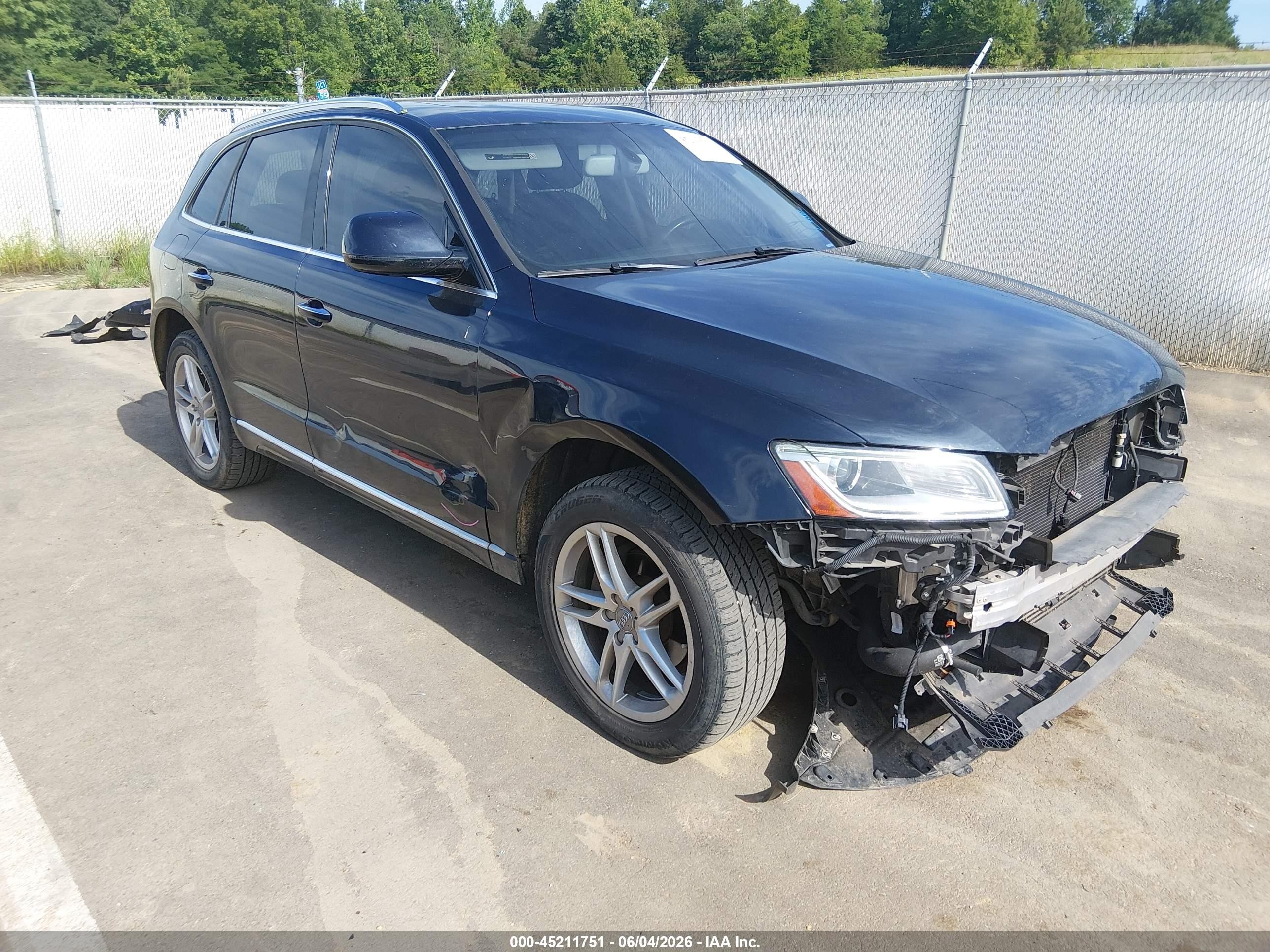 2016 Audi Q5 Premium Plus, VIN WA1L2AFP9GA132898 — Front end