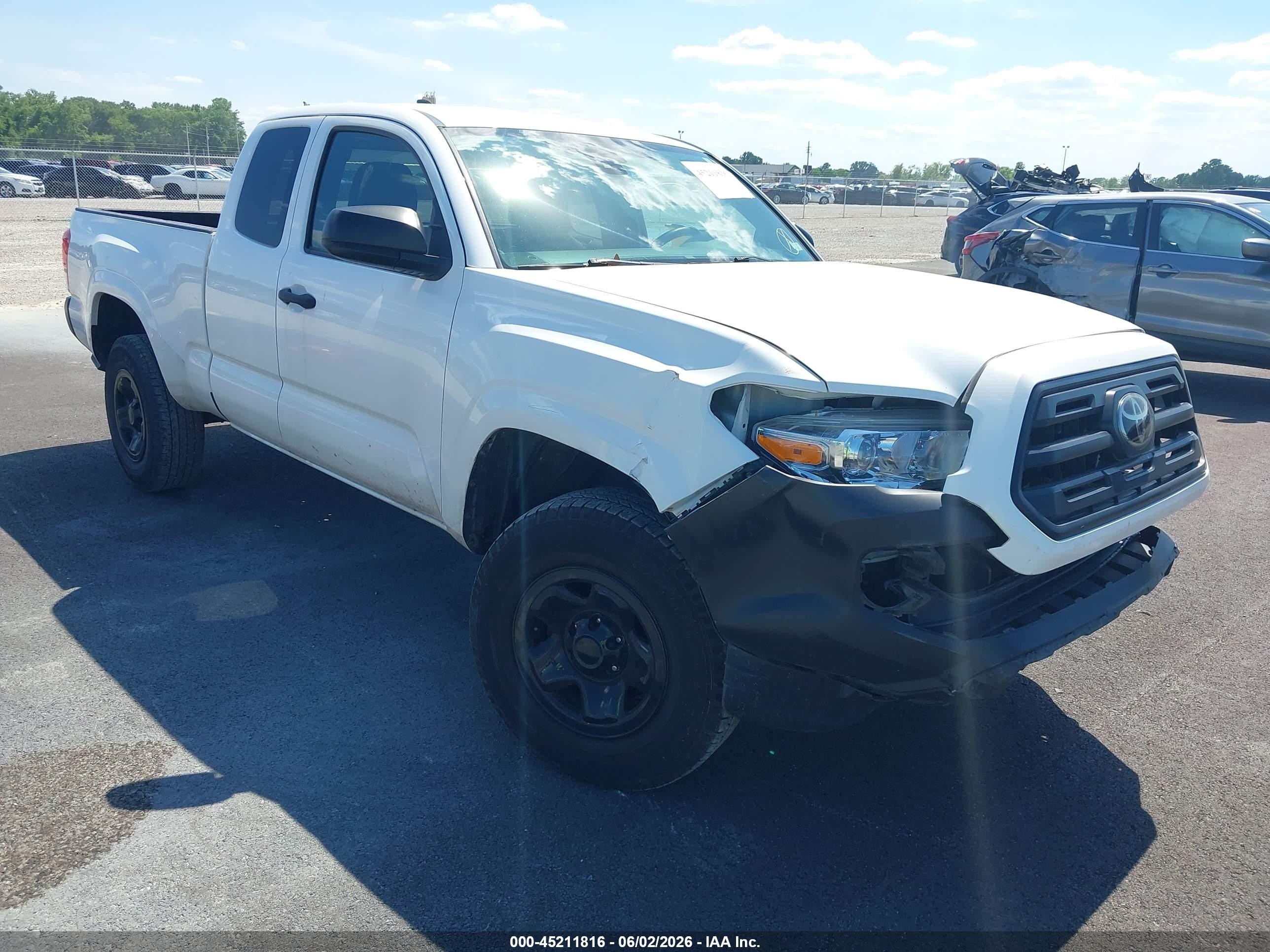 2019 Toyota Tacoma SR, VIN 5TFRX5GN4KX155064 — Front end