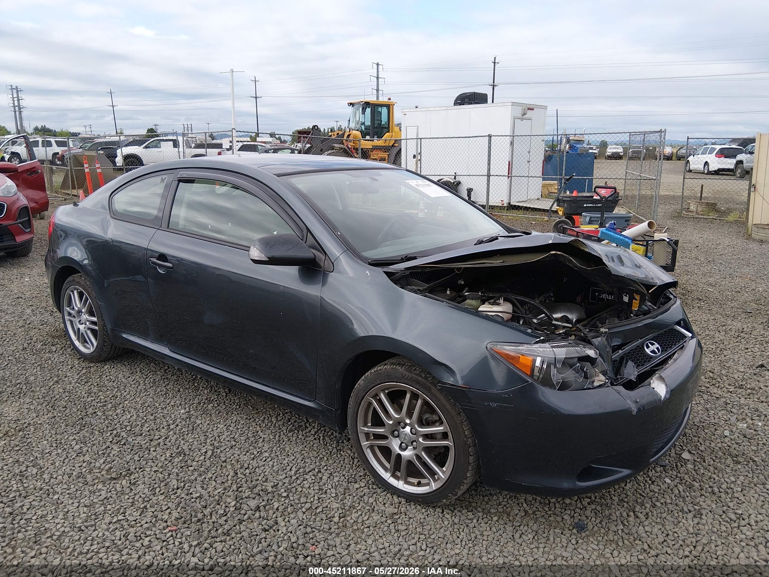 2005 Scion tC, VIN JTKDE167750020114 — Front end