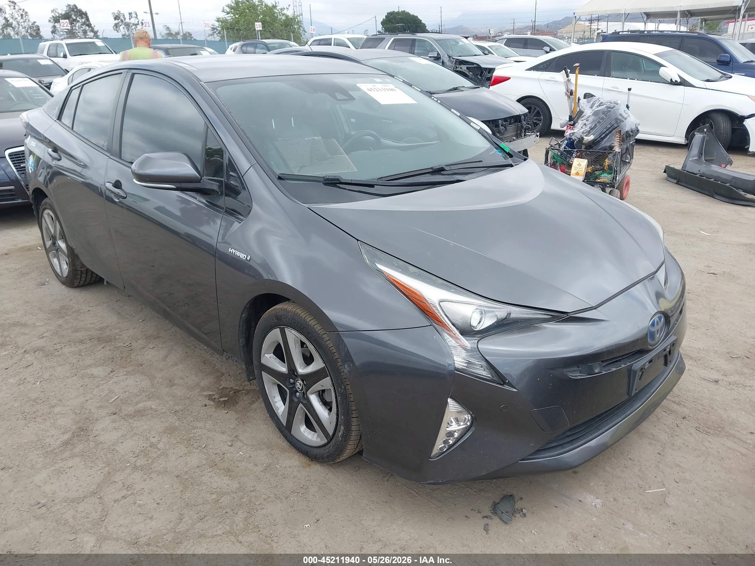 2018 Toyota Prius Three, VIN JTDKARFUXJ3065507 — Rear end