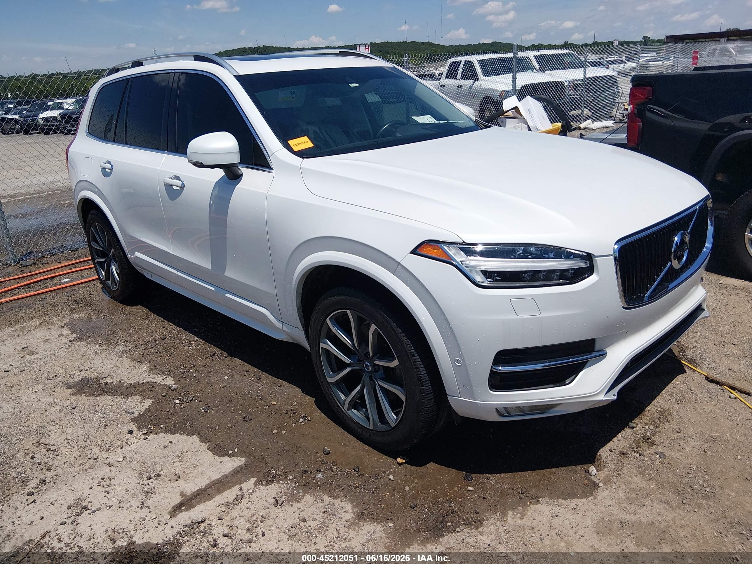 2018 Volvo XC90 Momentum, VIN YV4A22PKXJ1207442 — Hail