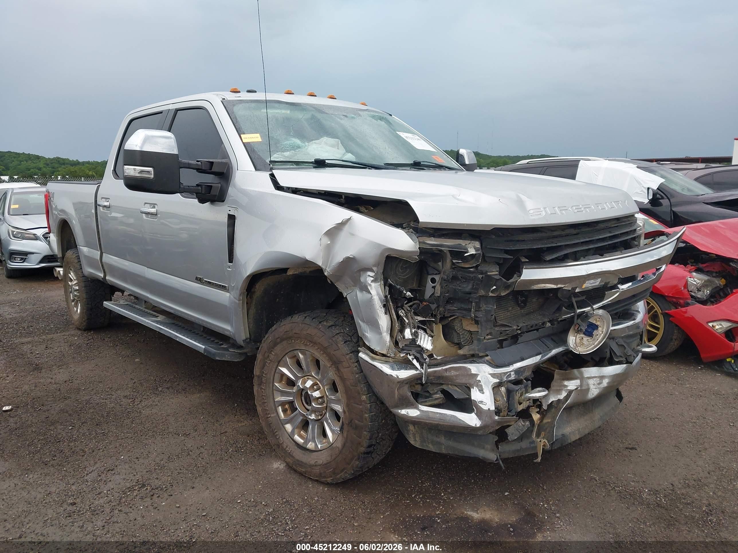 2017 Ford F-250 Lariat, VIN 1FT7W2BT8HEE81808 — Front end