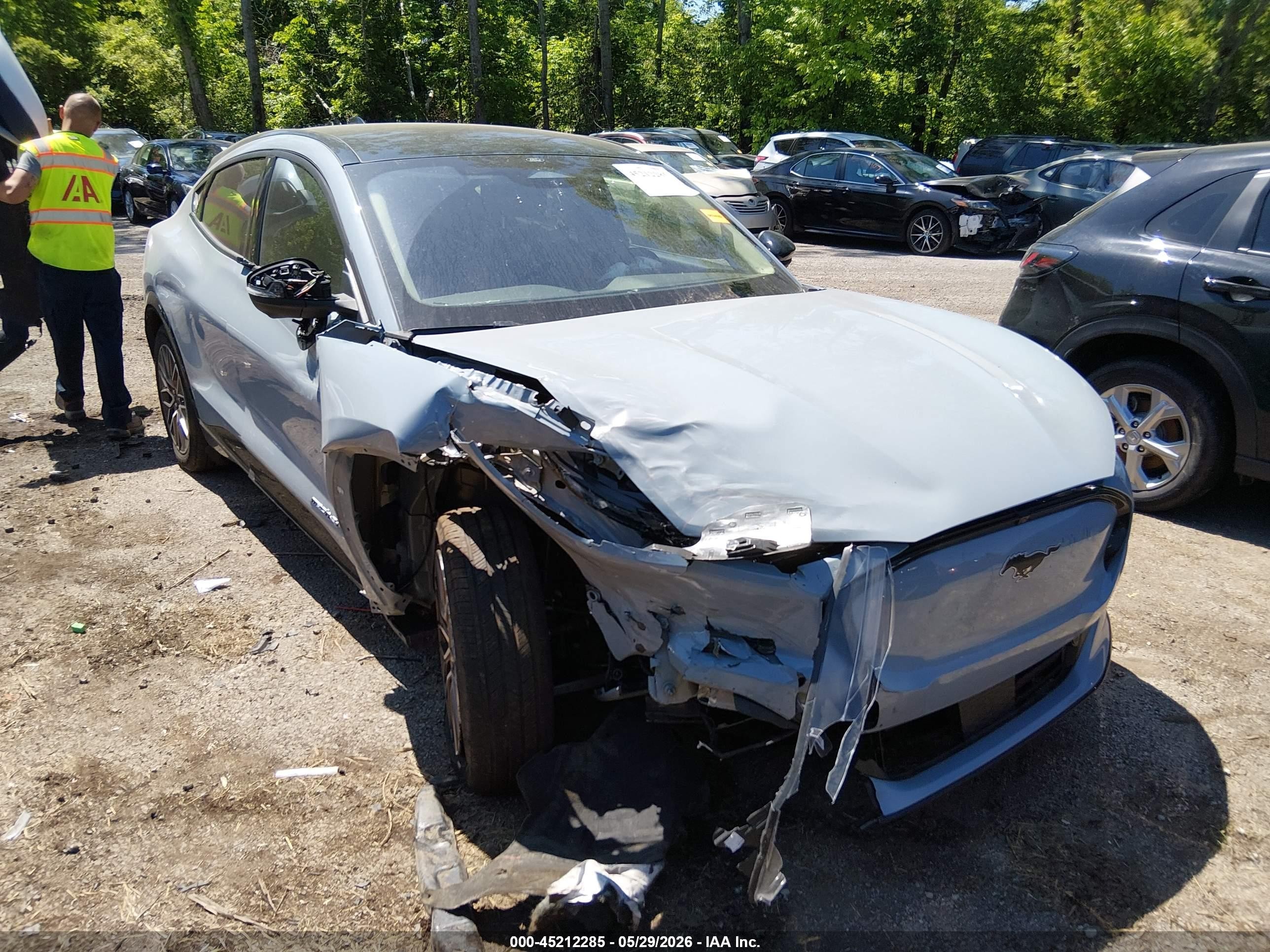 2024 Ford Mustang Mach-E Premium, VIN 3FMTK3SU2RMA53331 — Front end