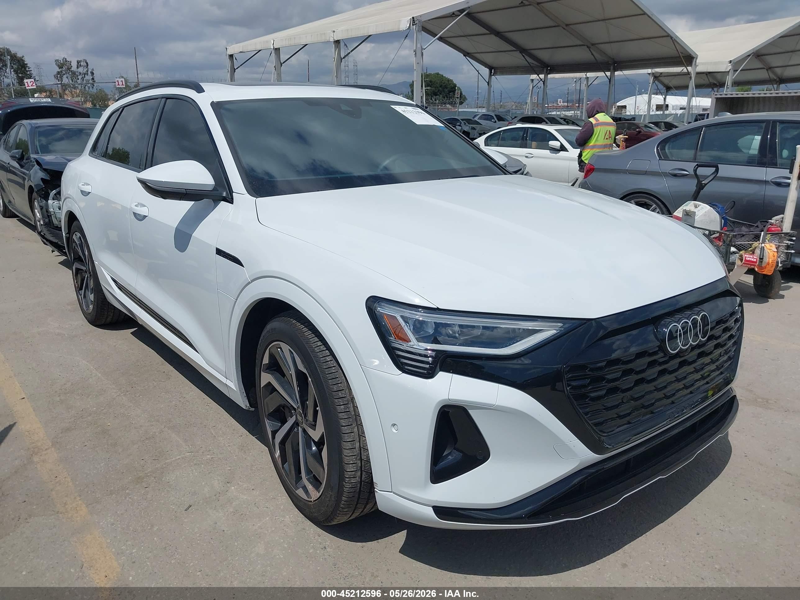 2024 Audi Q8 e-tron Premium Plus, VIN WA15AAGE4RB061907 — Зад